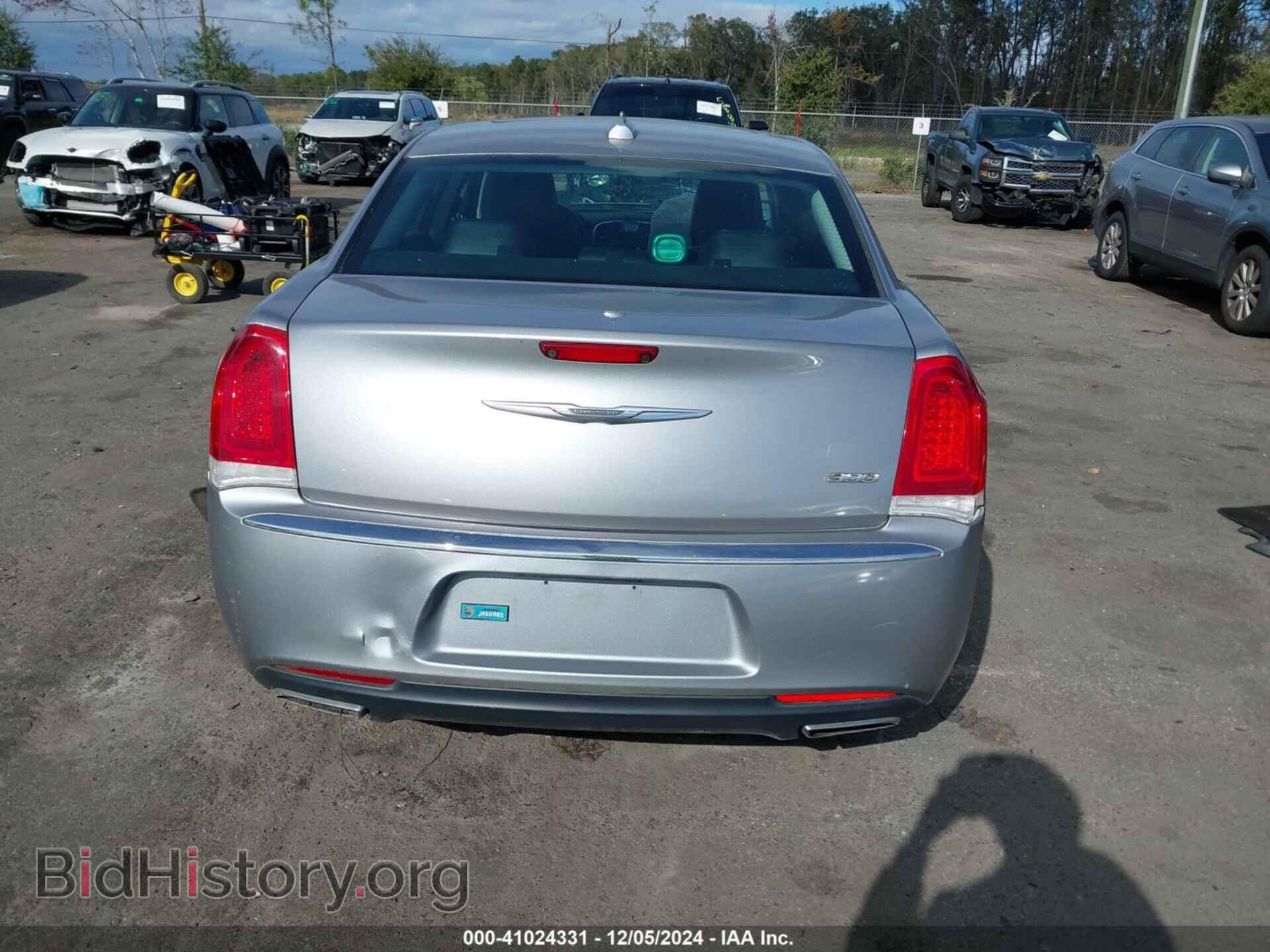 2015 CHRYSLER 300 - VIN: 2C3CCAAG3FH930201 - Фото 16