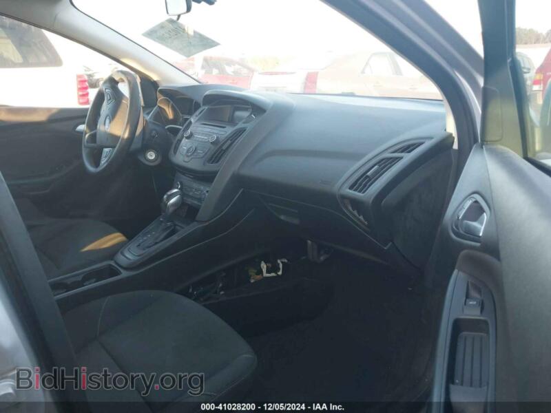 2016 Ford FOCUS (VIN 1FADP3F22GL318126) — фото 5 из 16