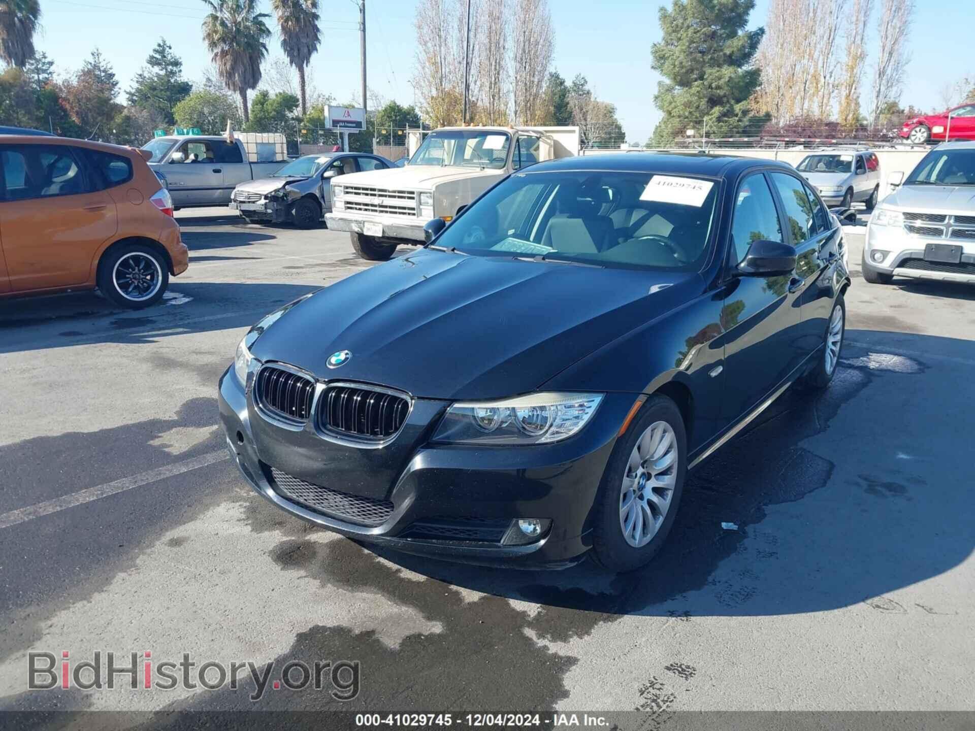 2009 BMW 328I - VIN: WBAPH53569A438635 - Фото 2