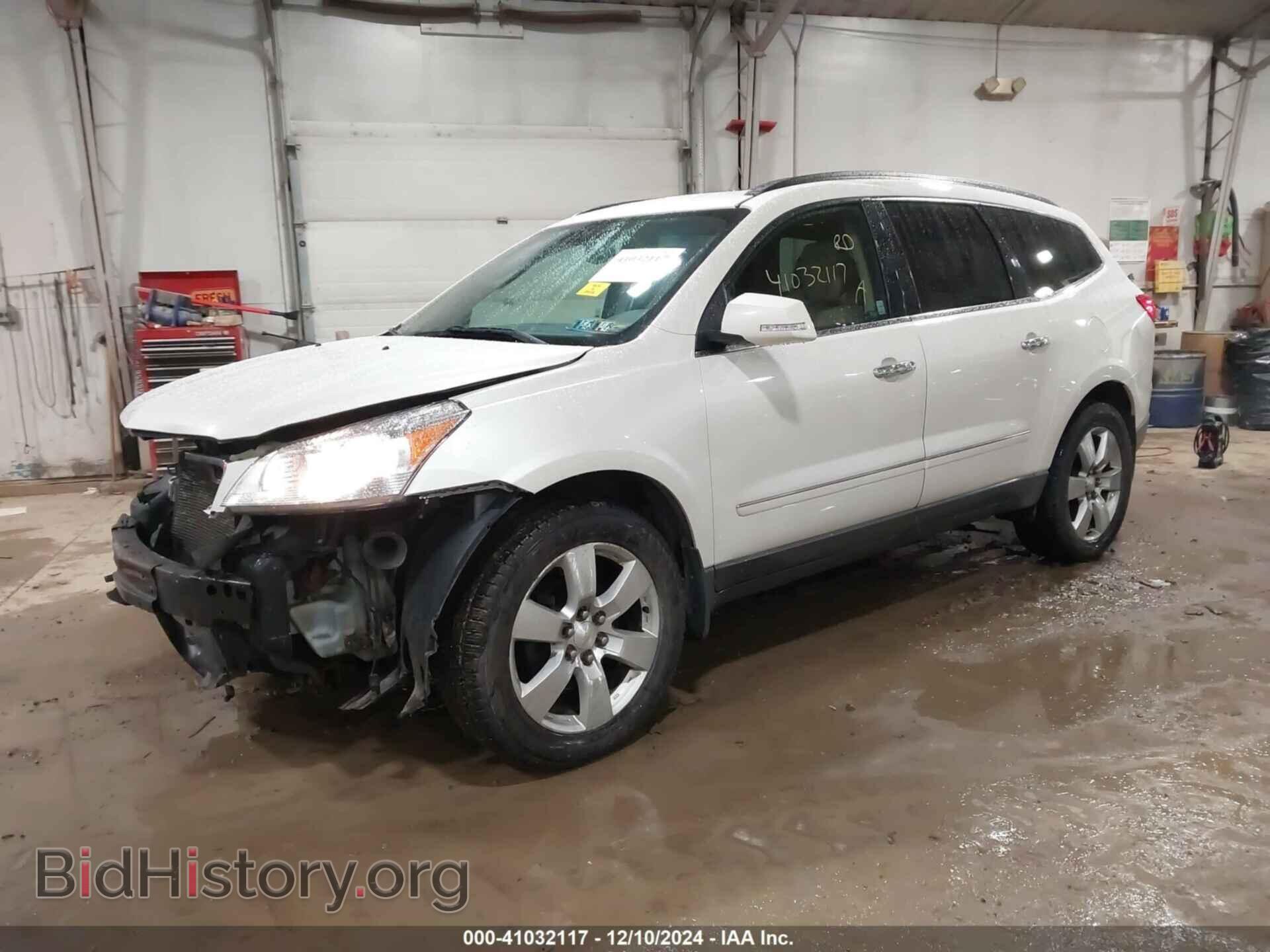 2012 CHEVROLET TRAVERSE - VIN: 1GNKVLED8CJ407819 - Фото 2
