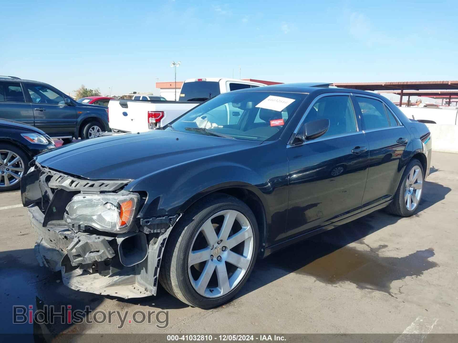 2013 CHRYSLER 300 - VIN: 2C3CCABG4DH599009 - Фото 2