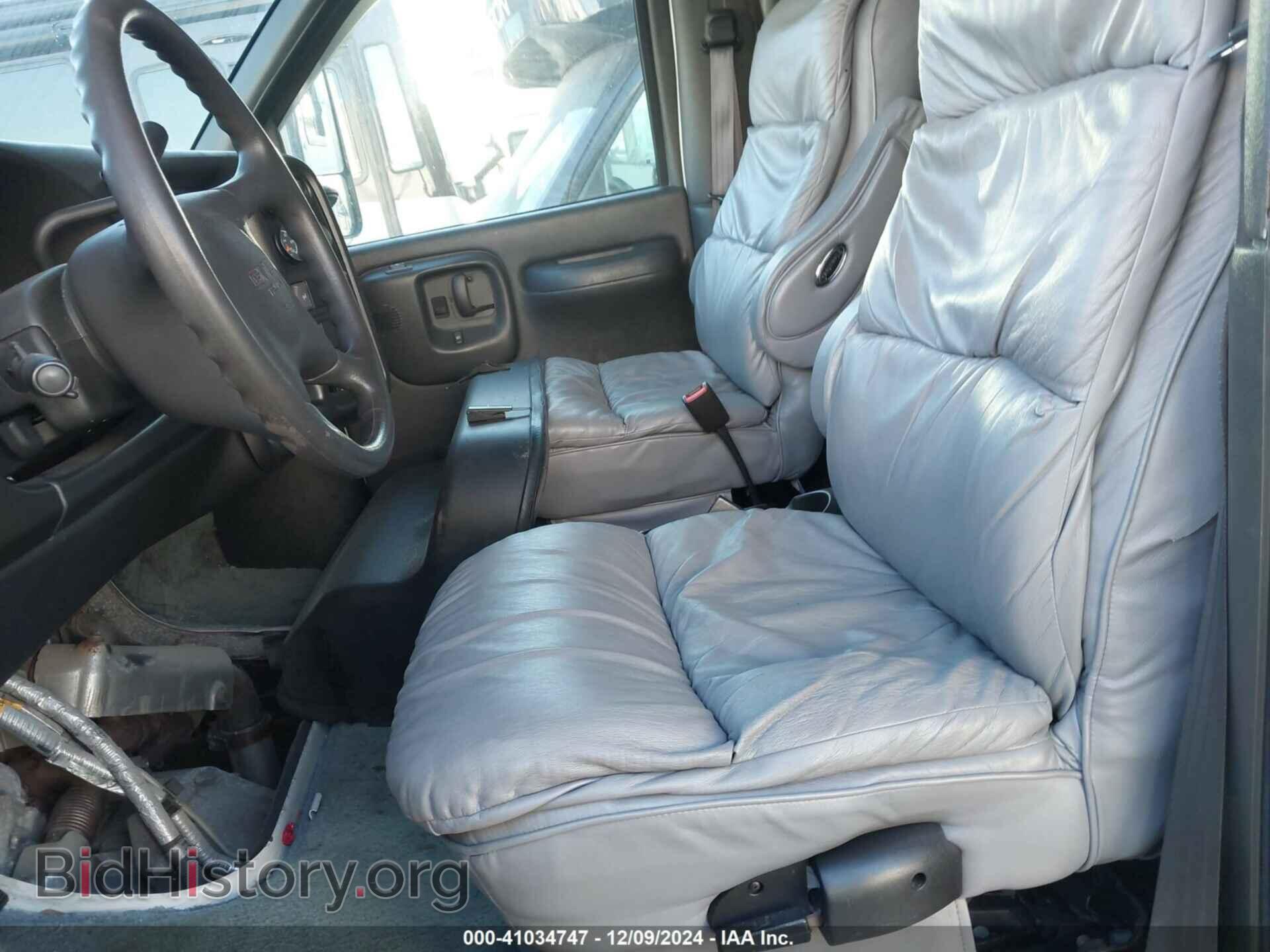 2006 GMC C5500 - VIN: 1GDE5C1266F420534 - Photo 5