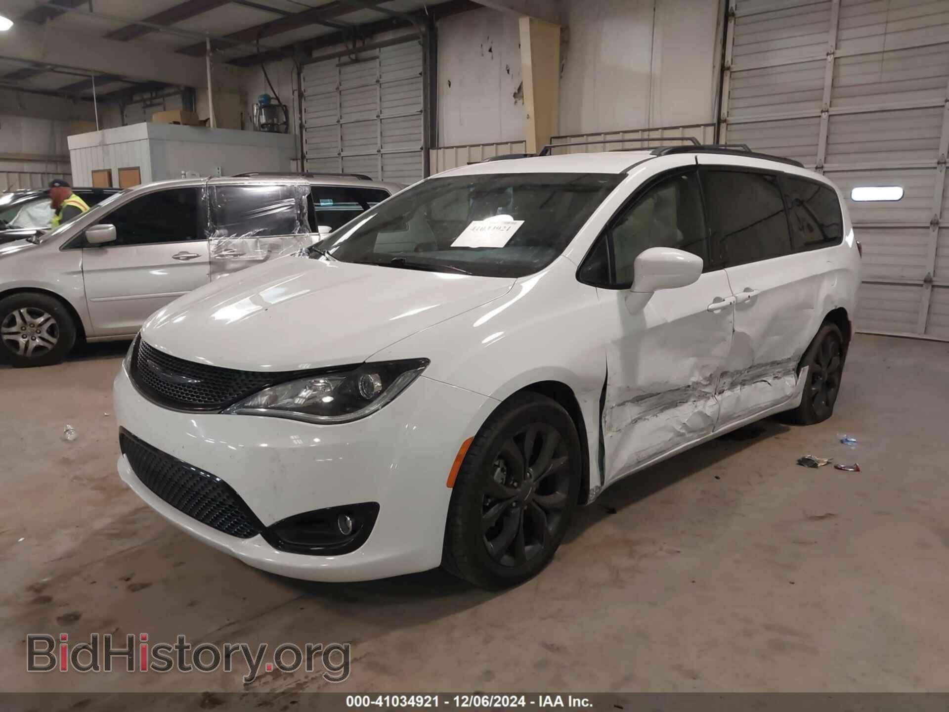 2020 CHRYSLER PACIFICA - VIN: 2C4RC1BGXLR232582 - Фото 2