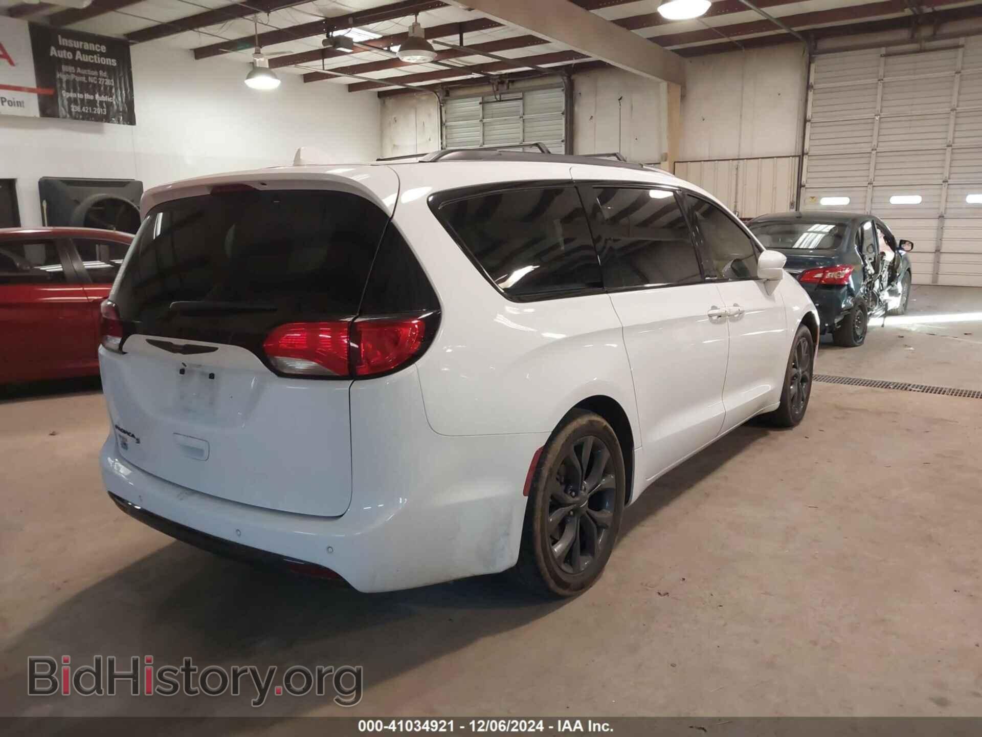 2020 CHRYSLER PACIFICA - VIN: 2C4RC1BGXLR232582 - Фото 4