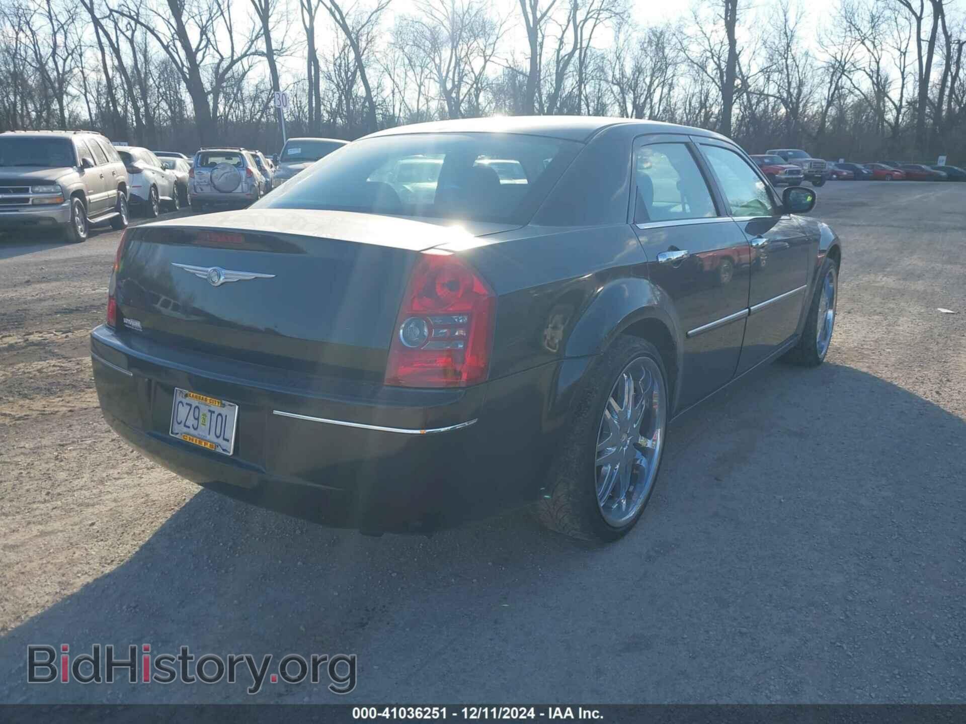 2010 CHRYSLER 300 - VIN: 2C3CA4CD4AH209663 - Фото 4