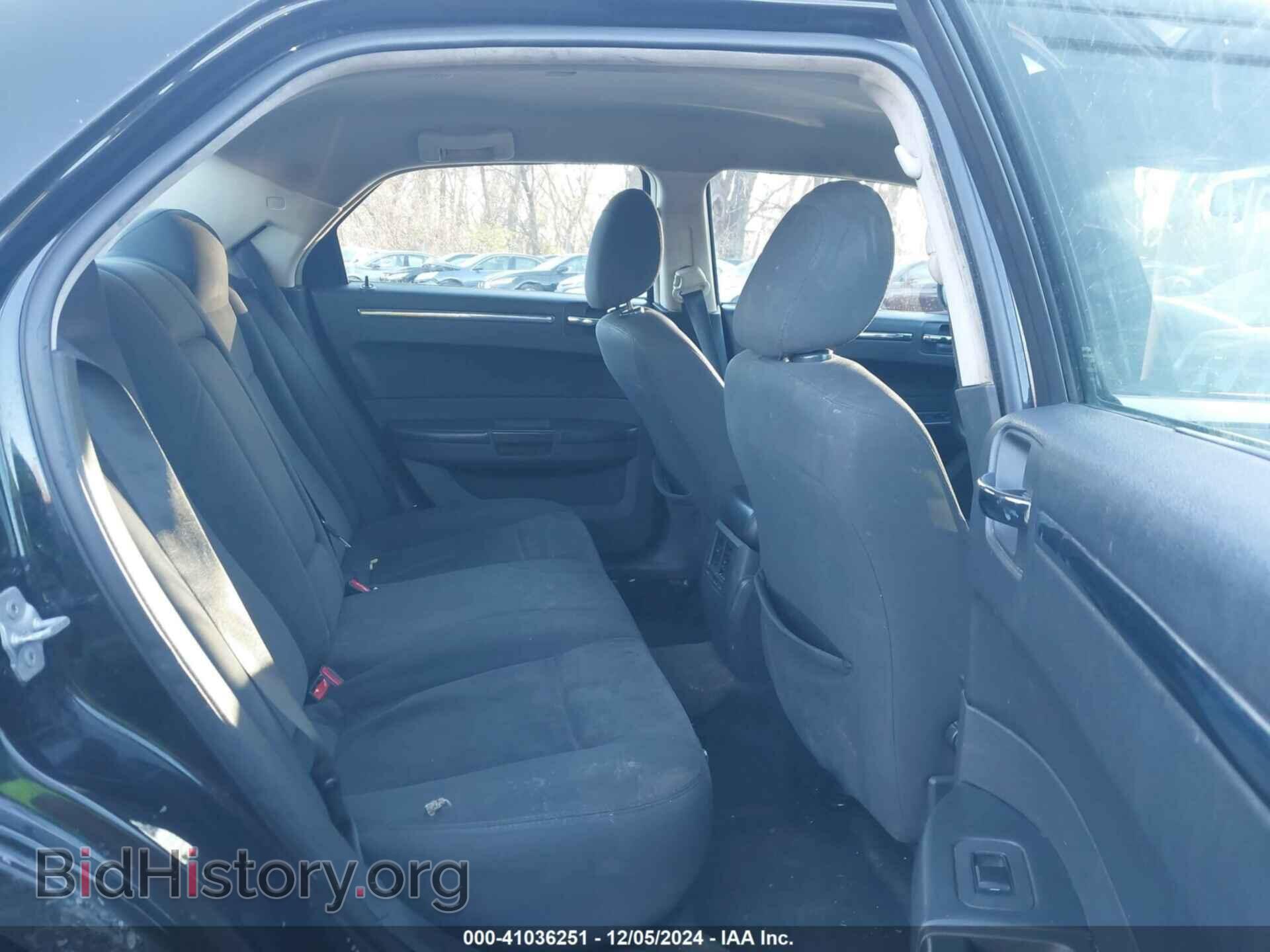 2010 CHRYSLER 300 - VIN: 2C3CA4CD4AH209663 - Фото 8