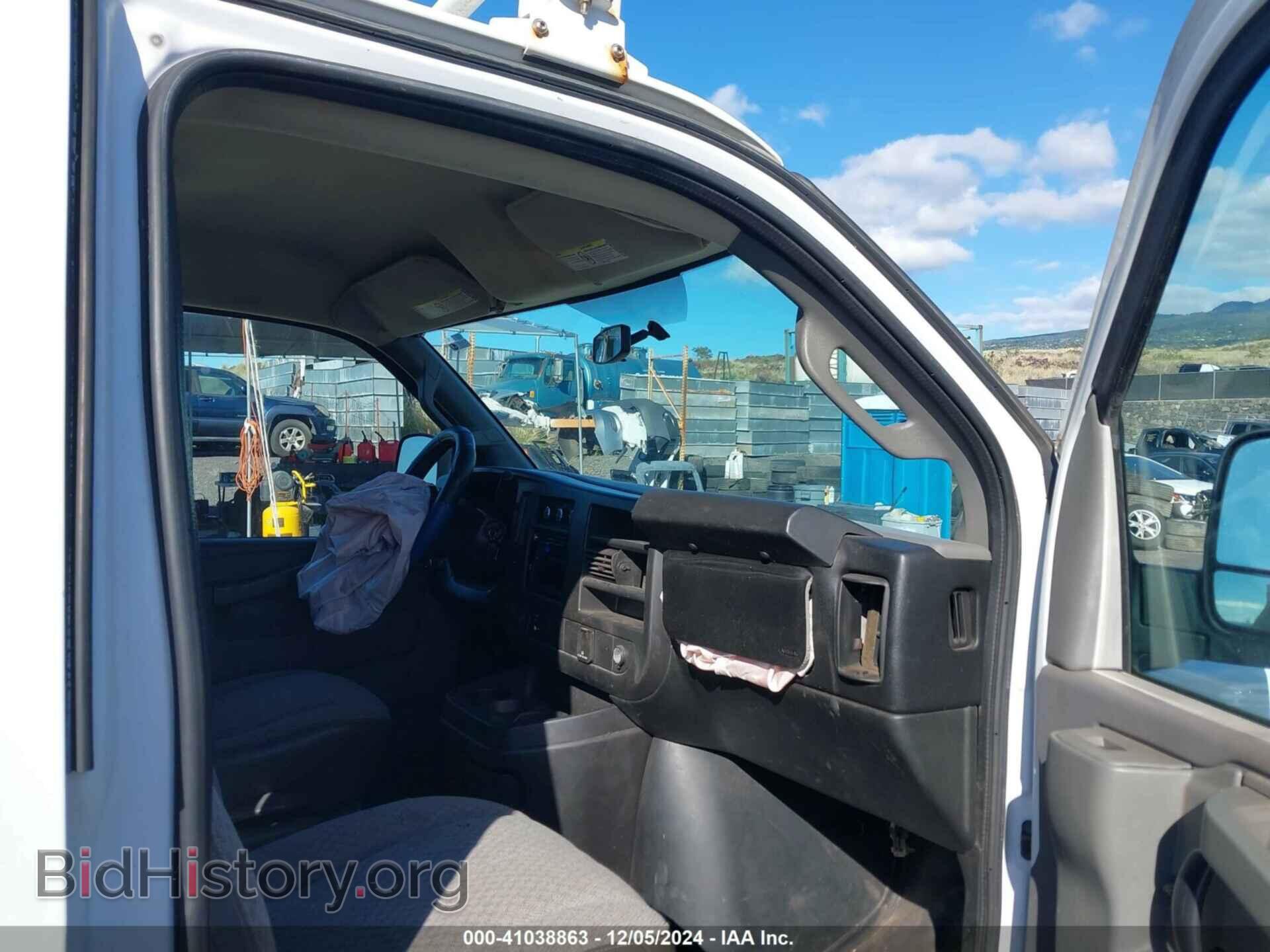 2017 GMC SAVANA 2500 - VIN: 1GTW7AFF8H1911075 - Photo 5