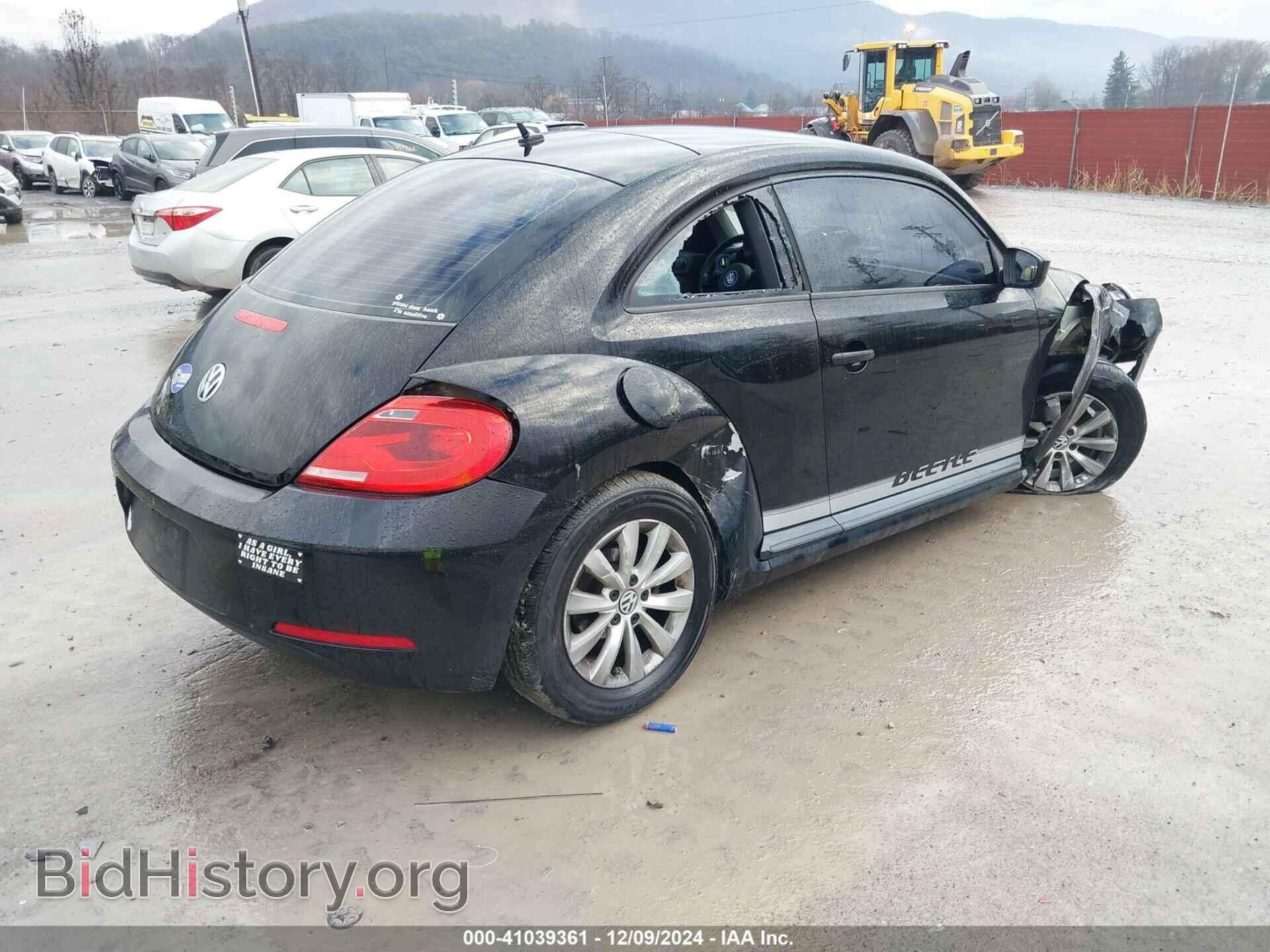 2014 VOLKSWAGEN BEETLE - VIN: 3VWFP7AT3EM628806 - Фото 4