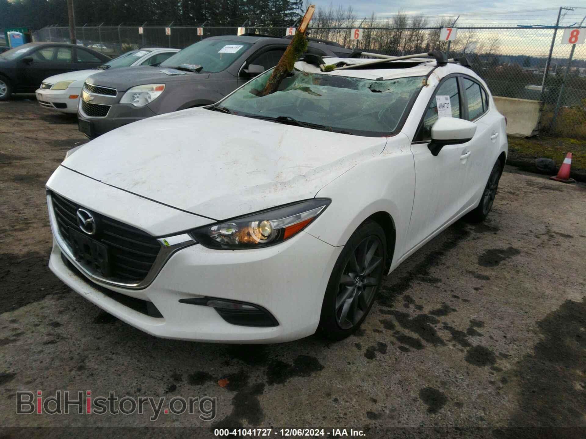 2018 MAZDA MAZDA3 - VIN: 3MZBN1L32JM190823 - Фото 2