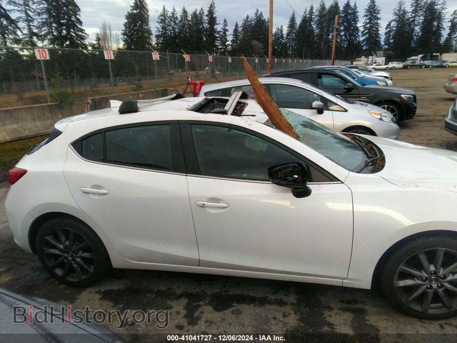 2018 MAZDA MAZDA3 - VIN: 3MZBN1L32JM190823 - Фото 13