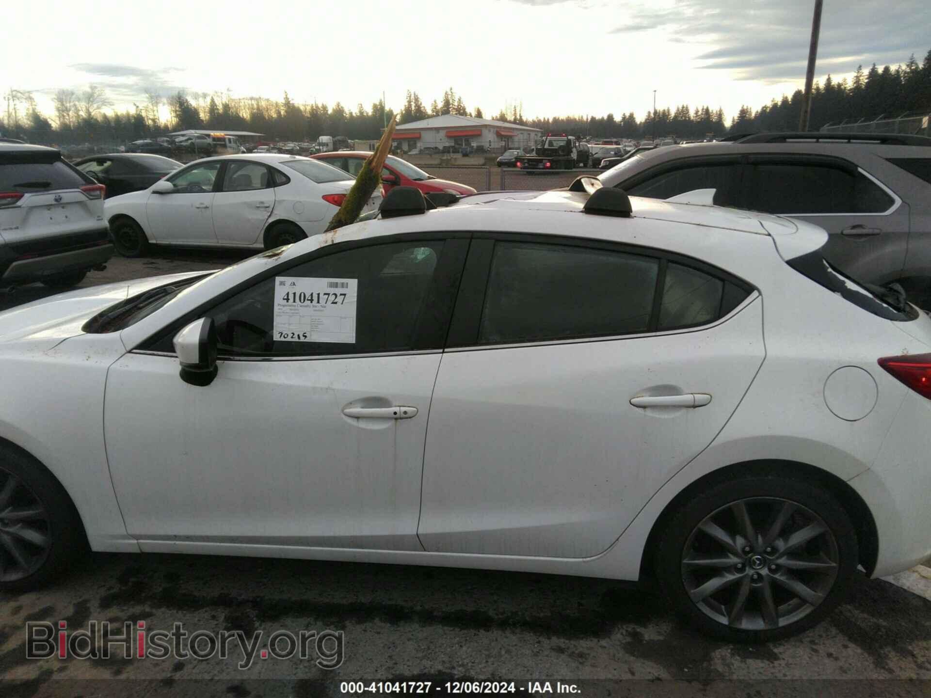2018 MAZDA MAZDA3 - VIN: 3MZBN1L32JM190823 - Фото 14