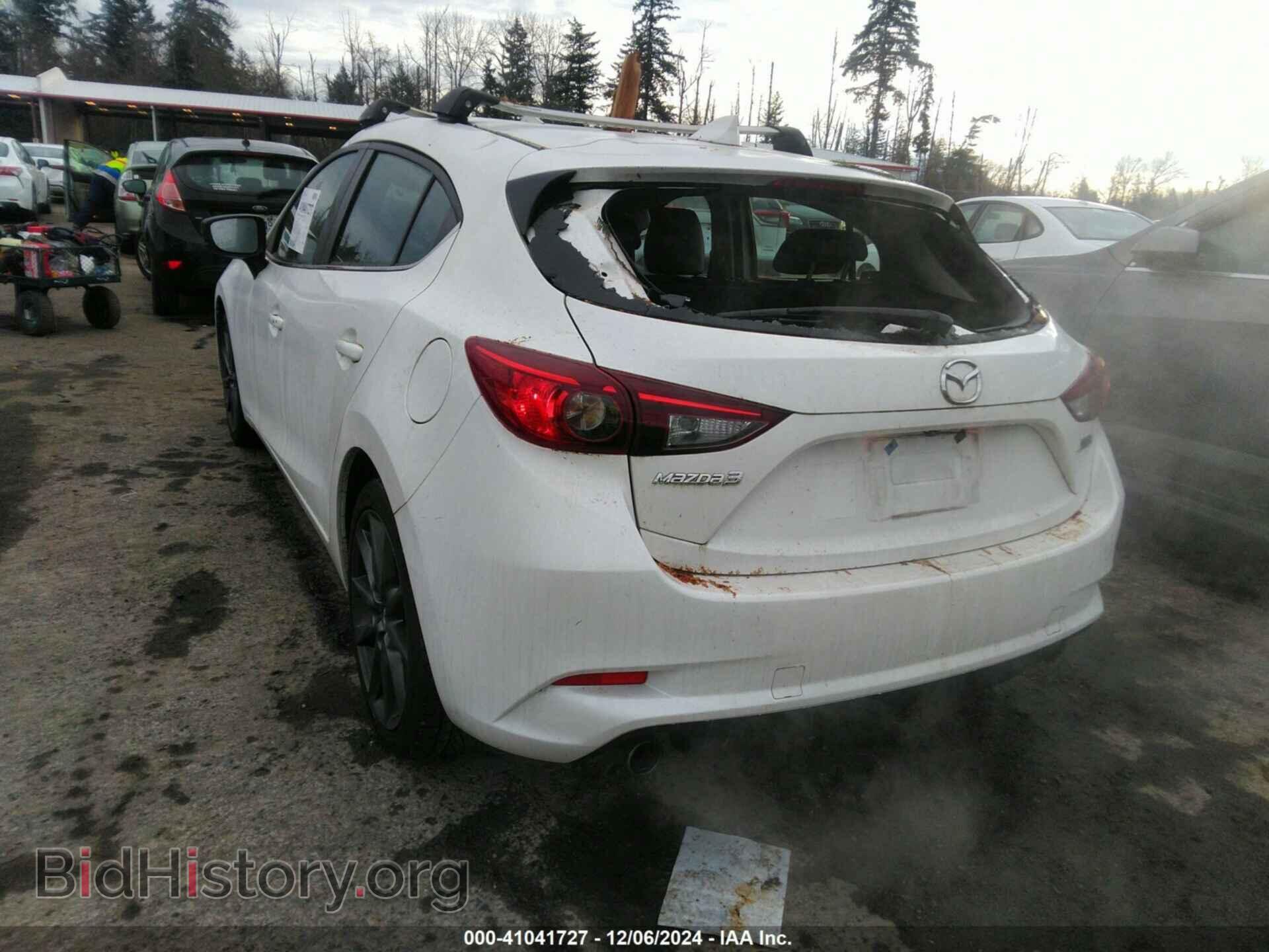 2018 MAZDA MAZDA3 - VIN: 3MZBN1L32JM190823 - Фото 3
