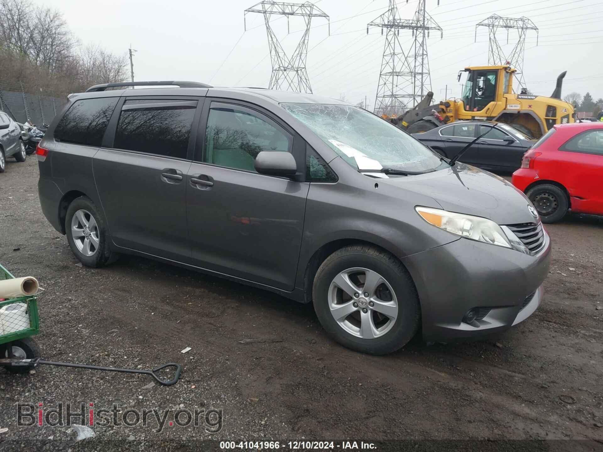 Фотография 5TDKK3DCXBS099399 - TOYOTA SIENNA 2011