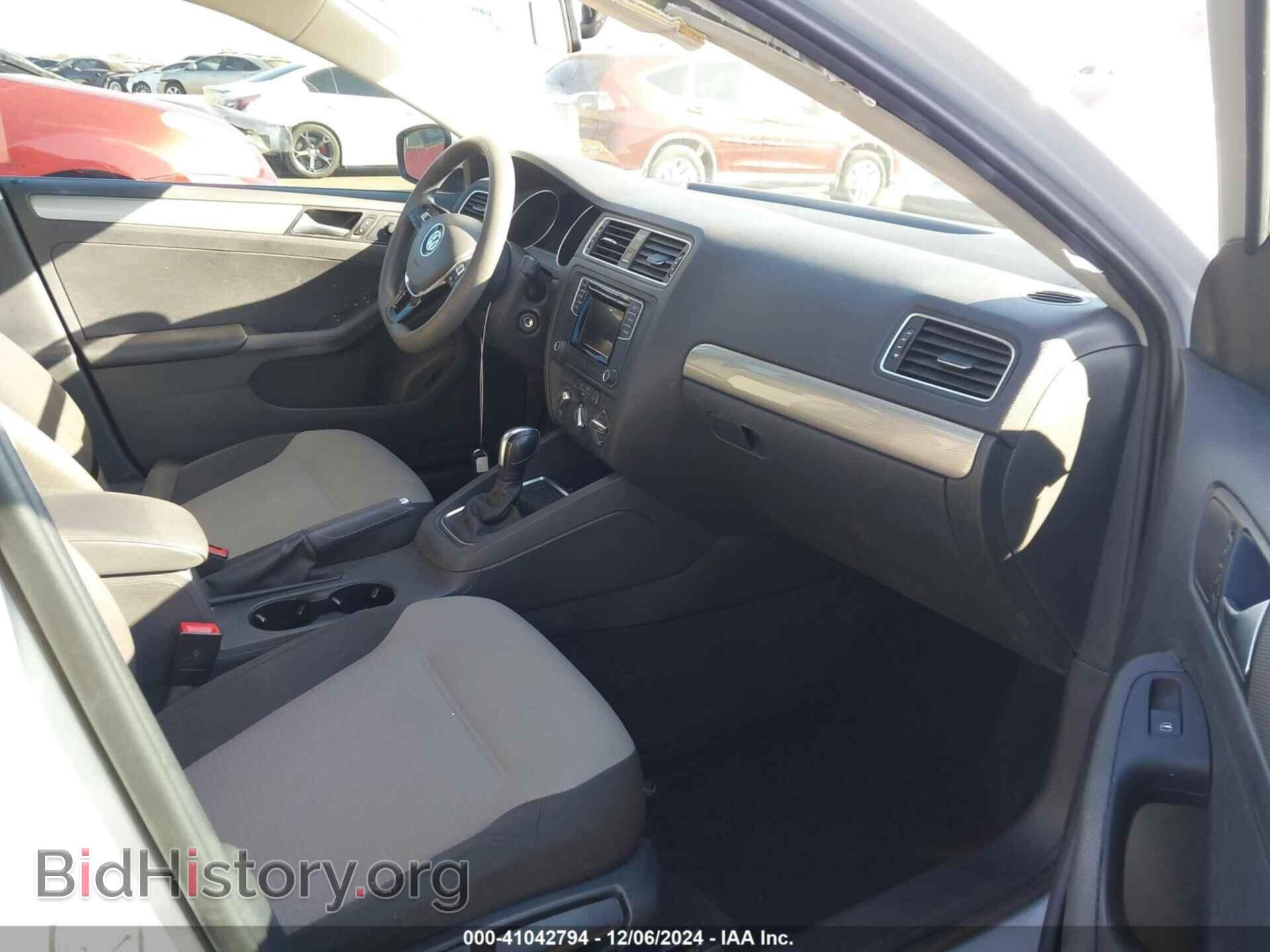 2017 VOLKSWAGEN JETTA - VIN: 3VW2B7AJ4HM376385 - Фото 5