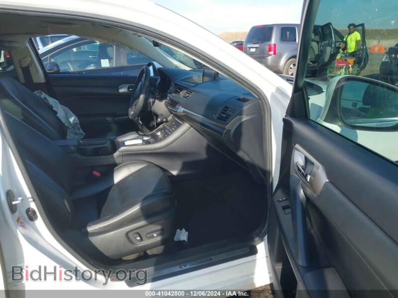 2014 Lexus CT 200H (VIN JTHKD5BH4E2208468) — фото 5 из 16