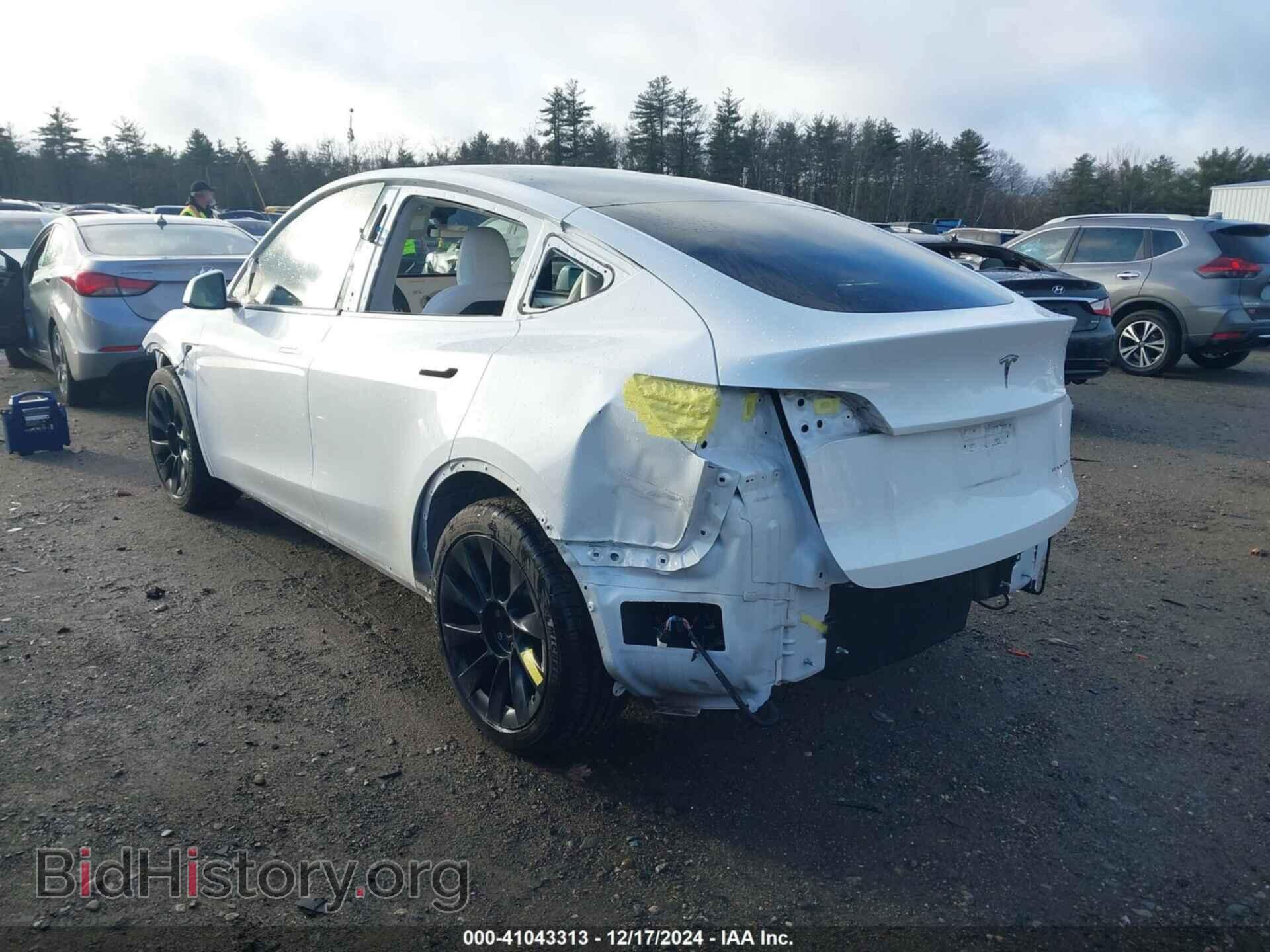 2022 TESLA MODEL Y - VIN: 7SAYGDEE9NF543255 - Фото 3