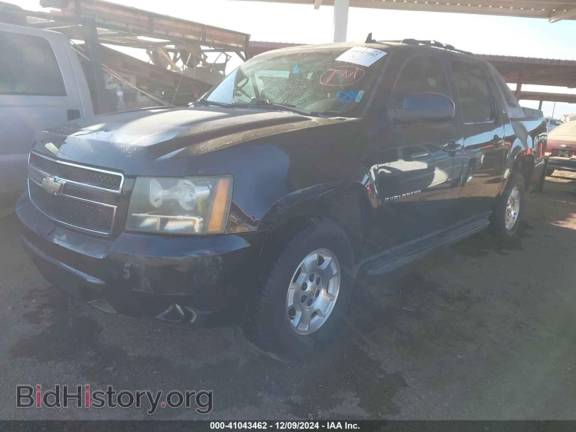 2011 CHEVROLET AVALANCHE 1500 - VIN: 3GNMCFE09BG334117 - Фото 2