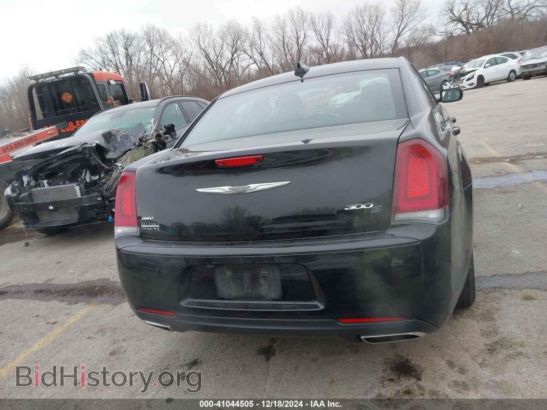 2019 CHRYSLER 300 - VIN: 2C3CCAGGXKH566439 - Фото 16