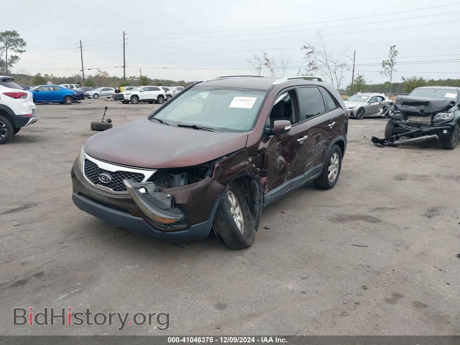 2013 KIA SORENTO - VIN: 5XYKTCA60DG324554 - Фото 2