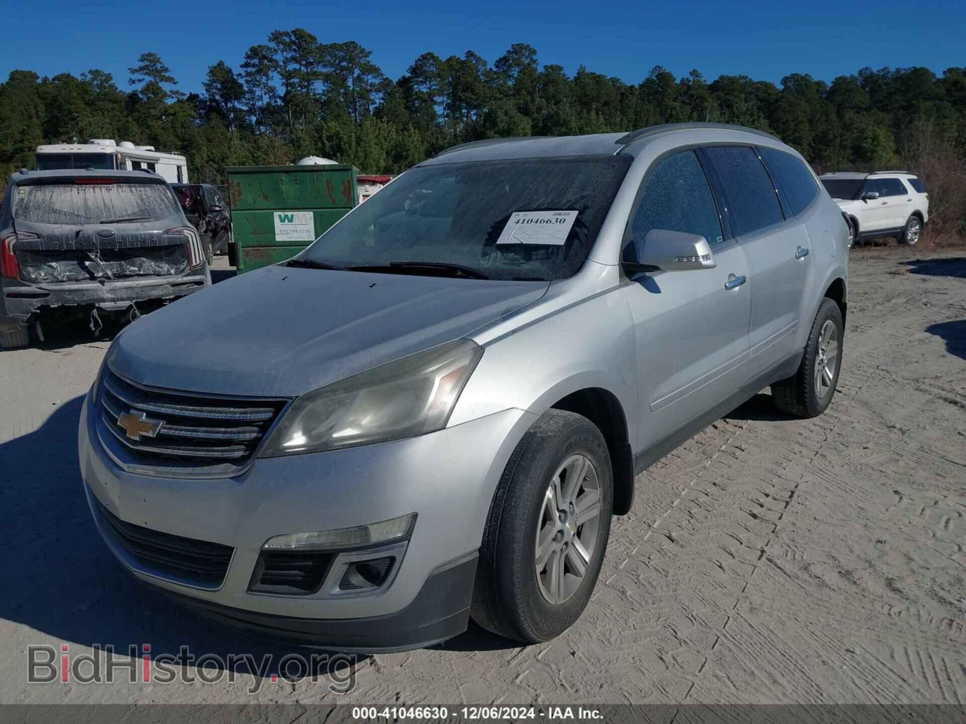 2015 CHEVROLET TRAVERSE - VIN: 1GNKRHKD2FJ116095 - Фото 2