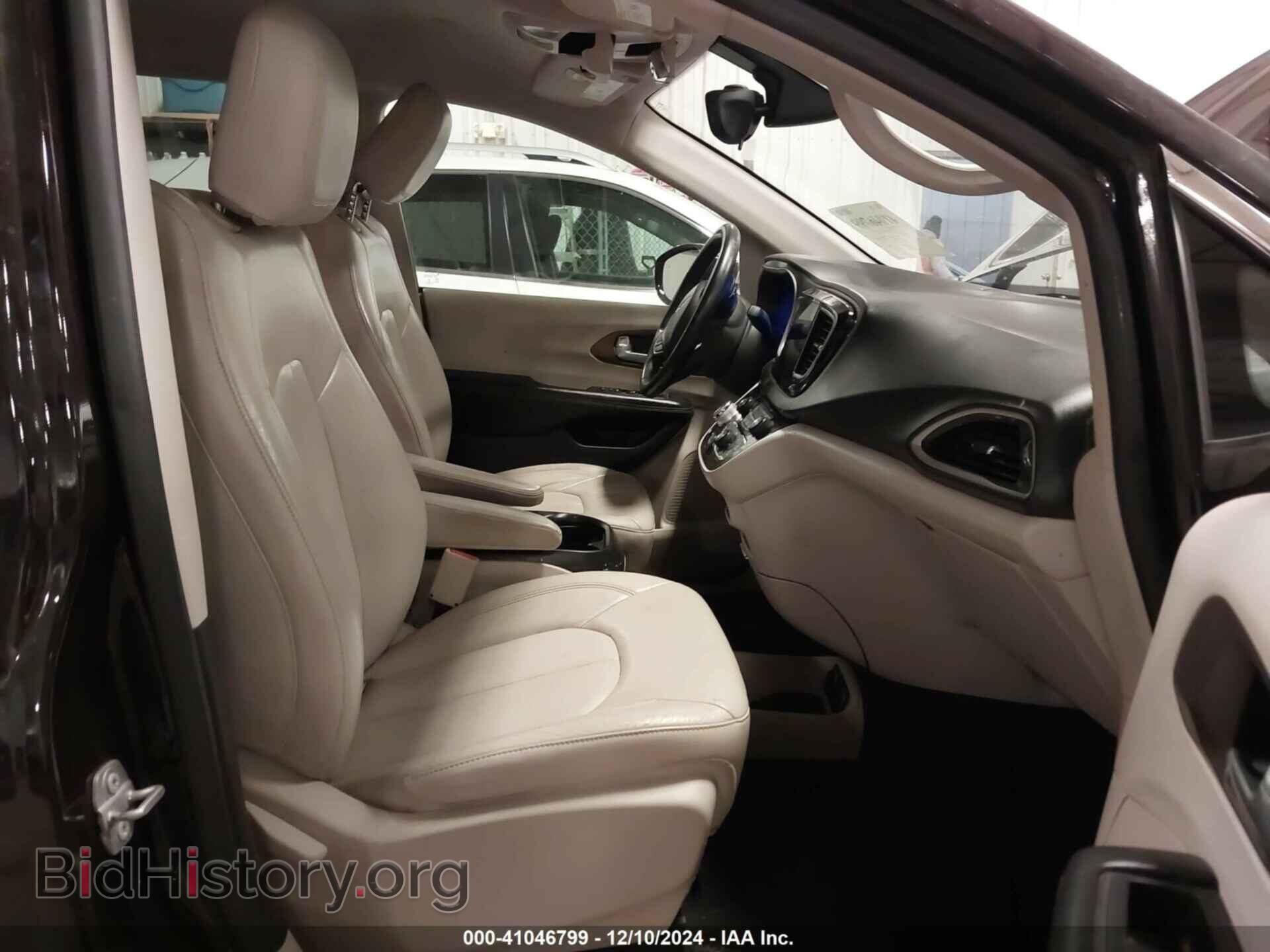 2017 CHRYSLER PACIFICA - VIN: 2C4RC1BGXHR656447 - Фото 5