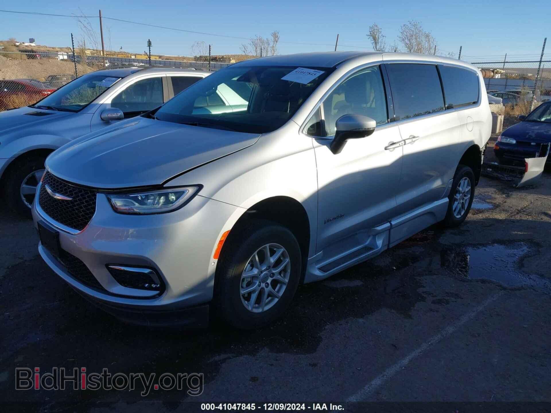 2023 CHRYSLER PACIFICA - VIN: 2C4RC1BG3PR561596 - Фото 2