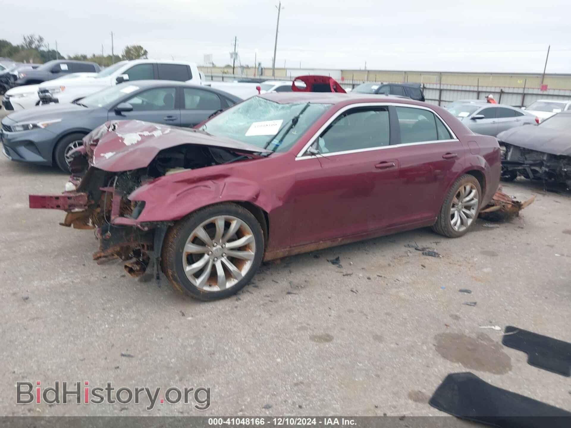 2019 CHRYSLER 300 - VIN: 2C3CCAAGXKH614448 - Фото 2