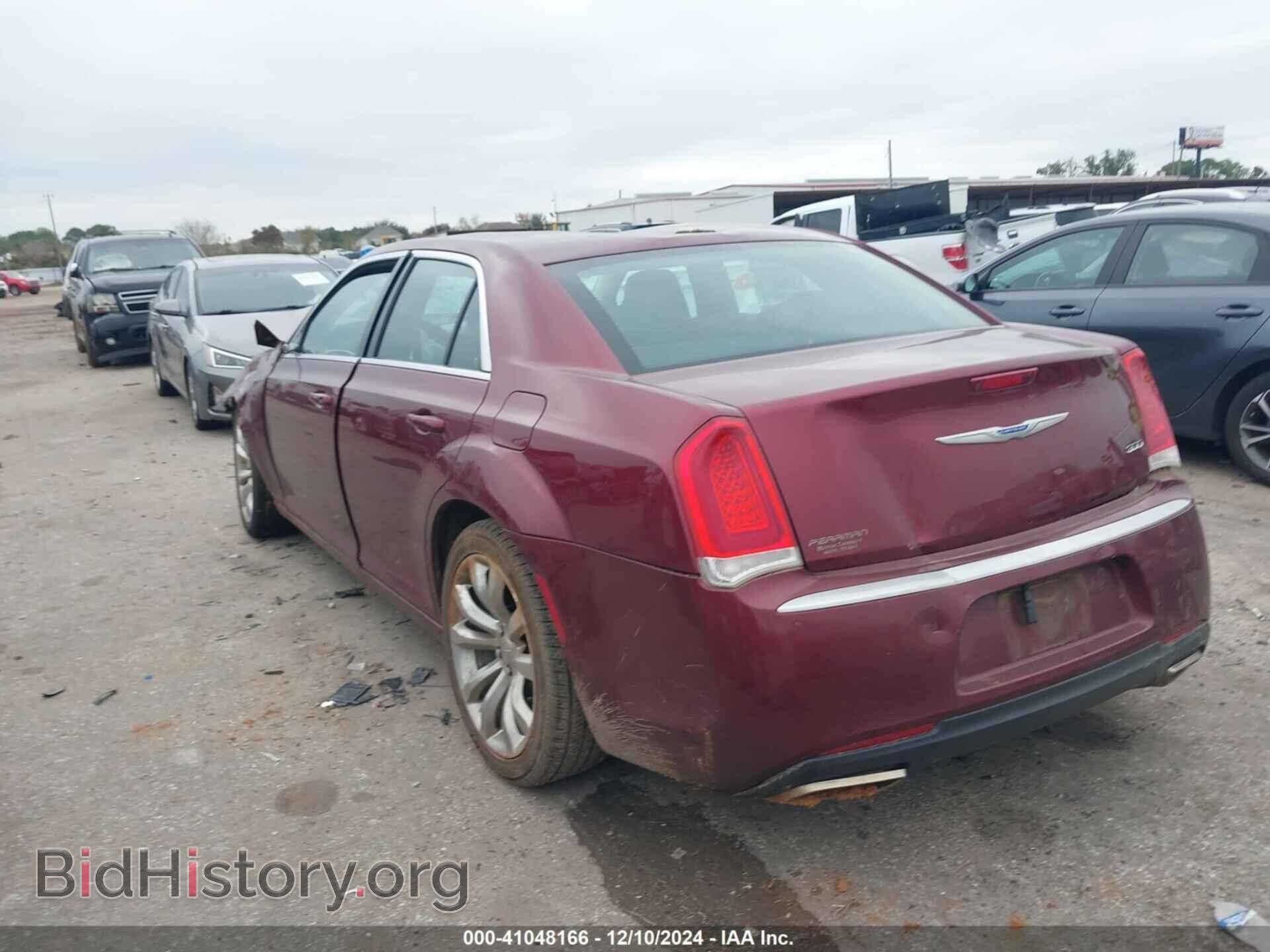 2019 CHRYSLER 300 - VIN: 2C3CCAAGXKH614448 - Фото 3