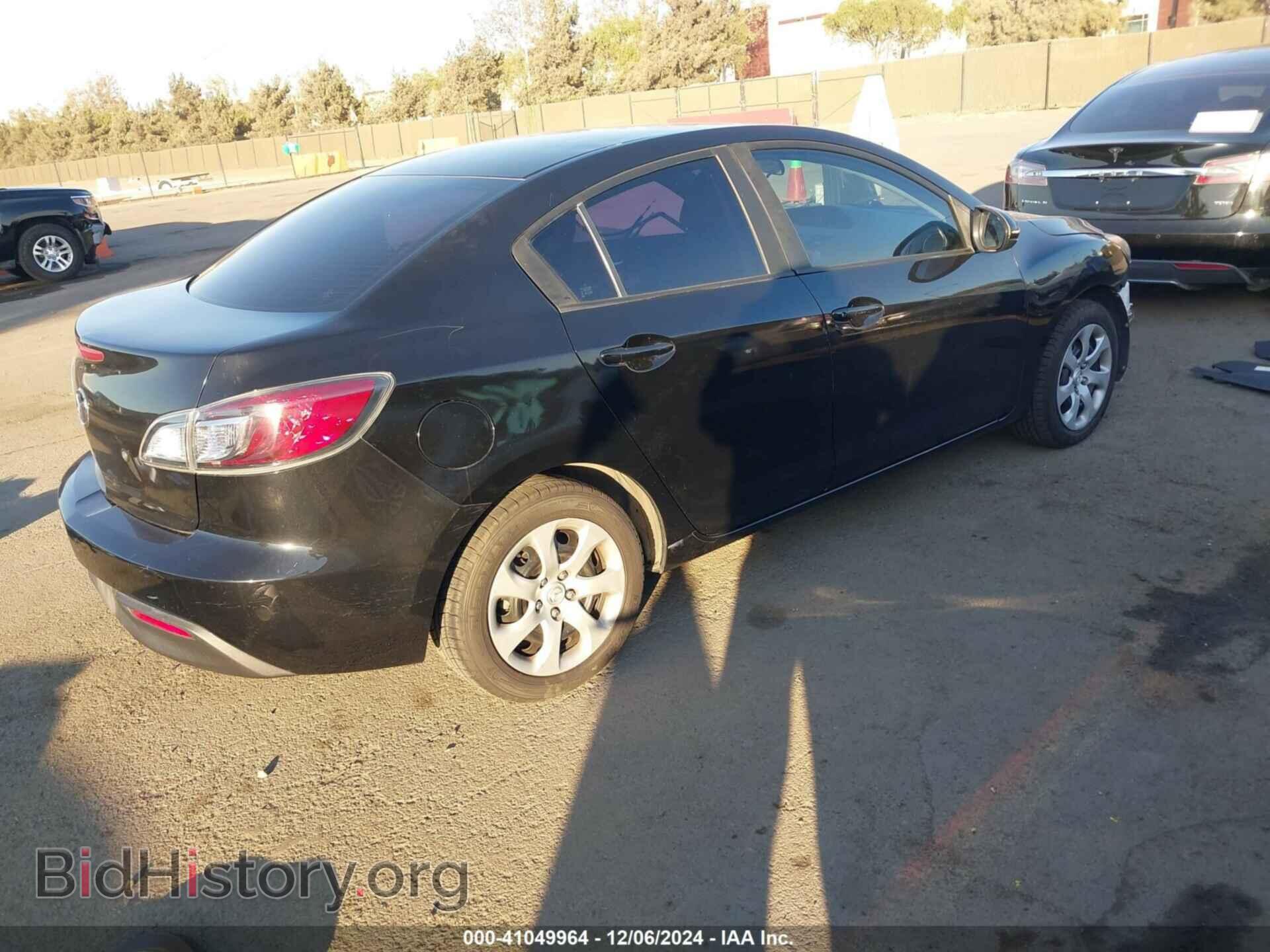 2011 MAZDA MAZDA3 - VIN: JM1BL1UF8B1461190 - Фото 4