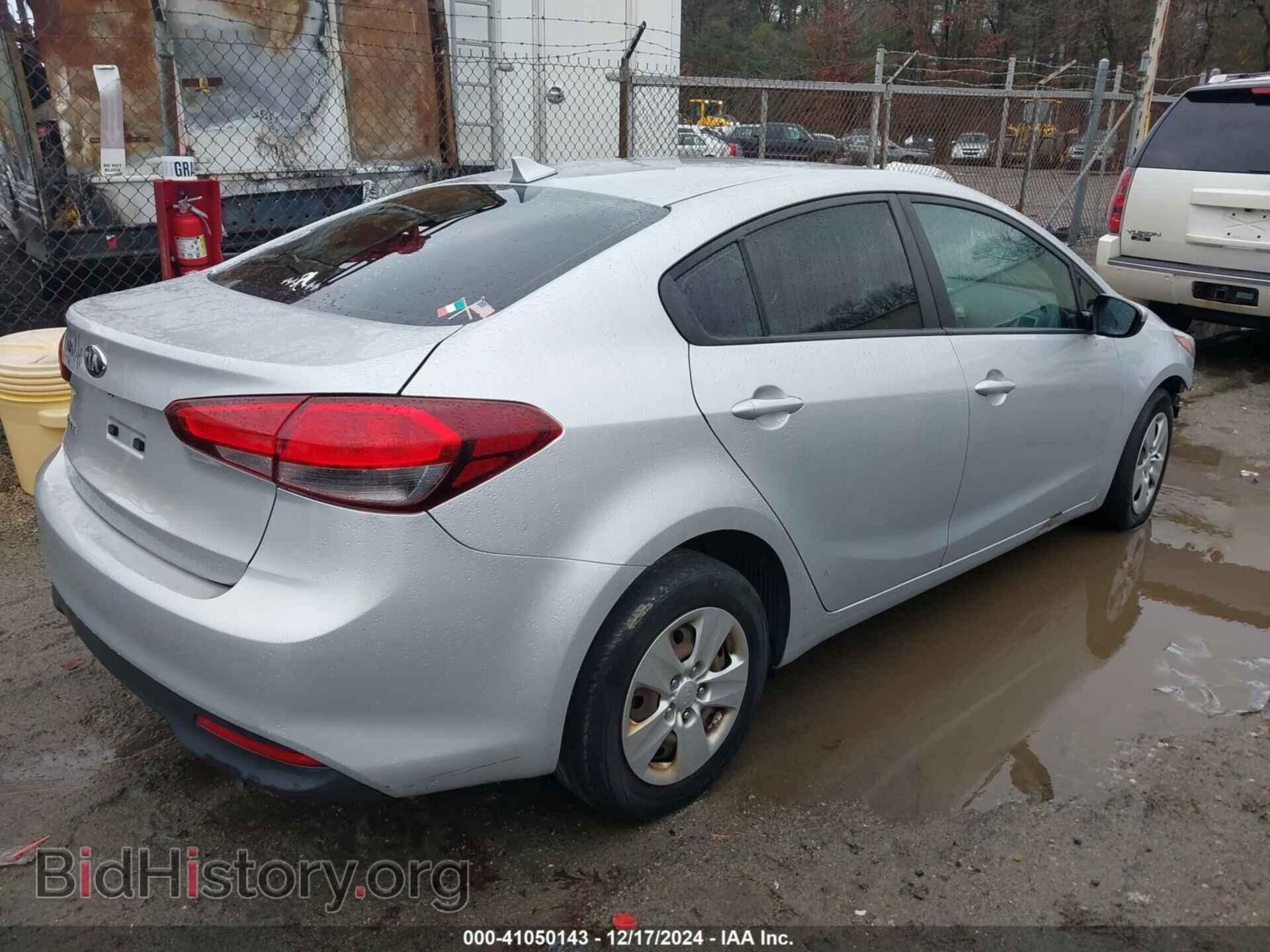 2017 KIA FORTE - VIN: 3KPFK4A75HE044327 - Photo 4