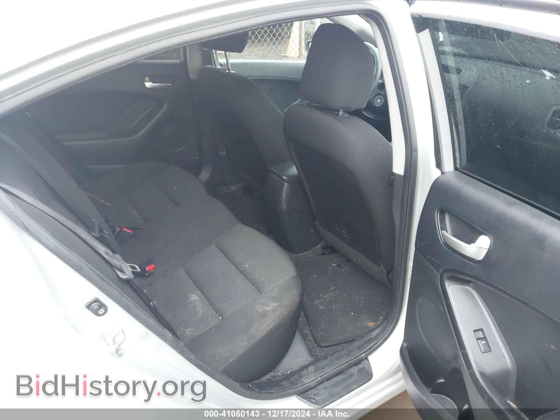 2017 KIA FORTE - VIN: 3KPFK4A75HE044327 - Photo 8