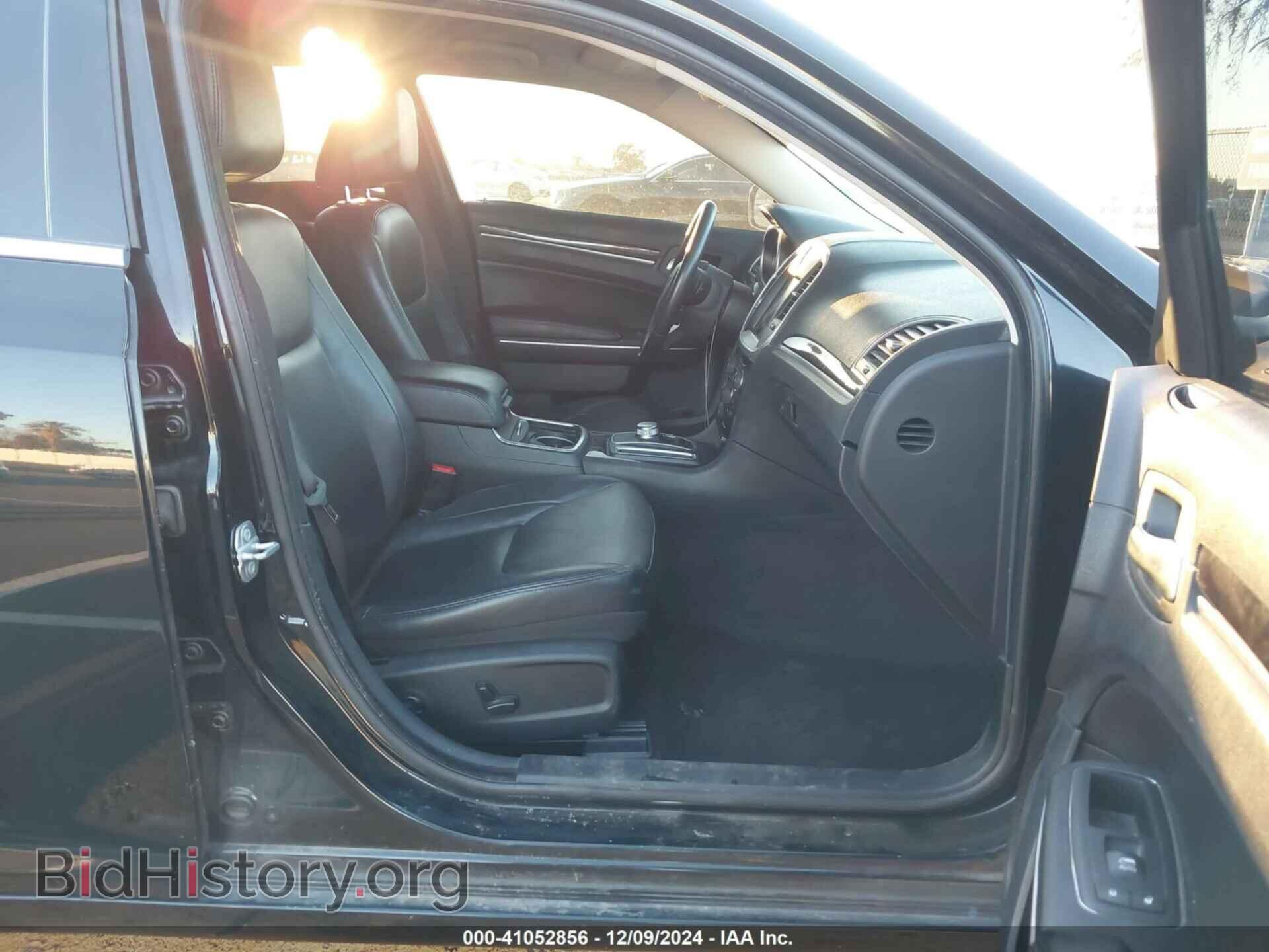 2016 CHRYSLER 300 - VIN: 2C3CCAAG8GH252871 - Фото 5