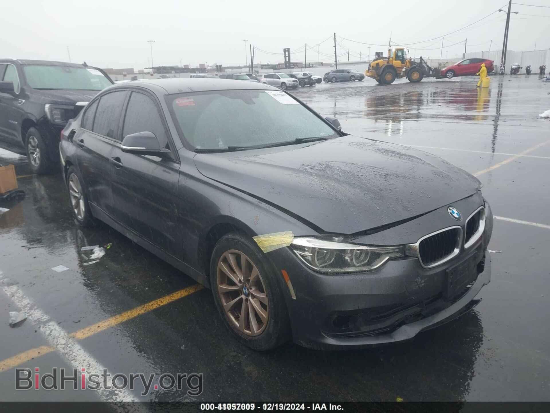 Фотография WBA8A9C53JK623143 - BMW 320I 2018