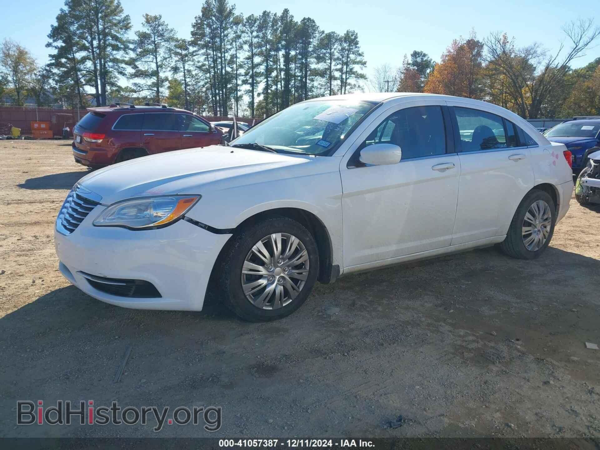 2013 CHRYSLER 200 - VIN: 1C3CCBABXDN559505 - Фото 2