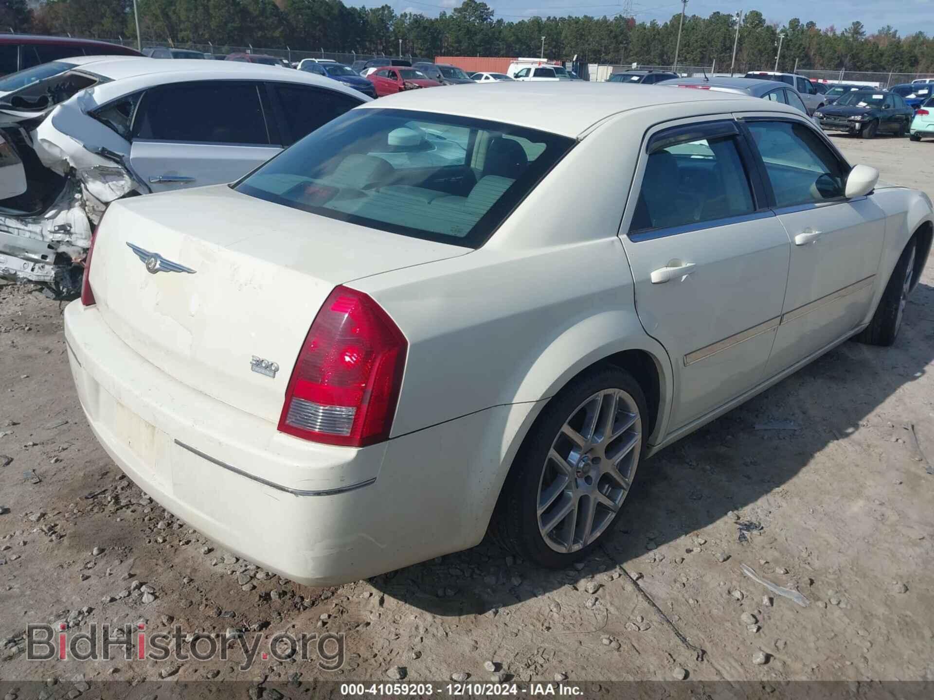 2005 CHRYSLER 300 - VIN: 2C3JA53G45H607761 - Фото 4