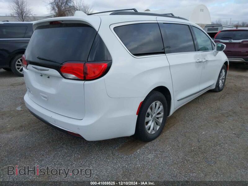 2017 Chrysler PACIFICA (VIN 2C4RC1BG9HR683350) — photo 4 of 16