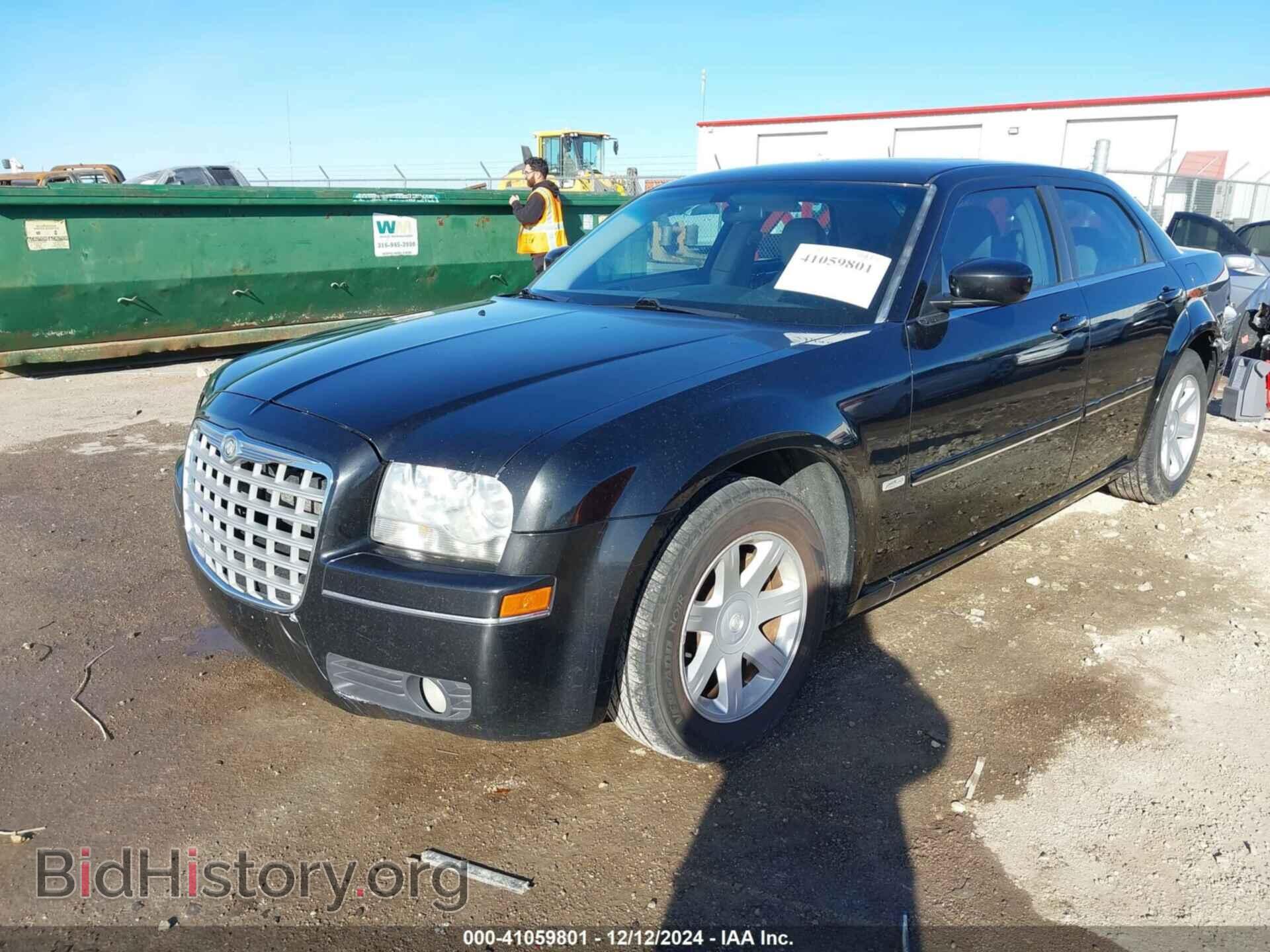 2005 CHRYSLER 300 - VIN: 2C3JA53G85H564008 - Фото 2