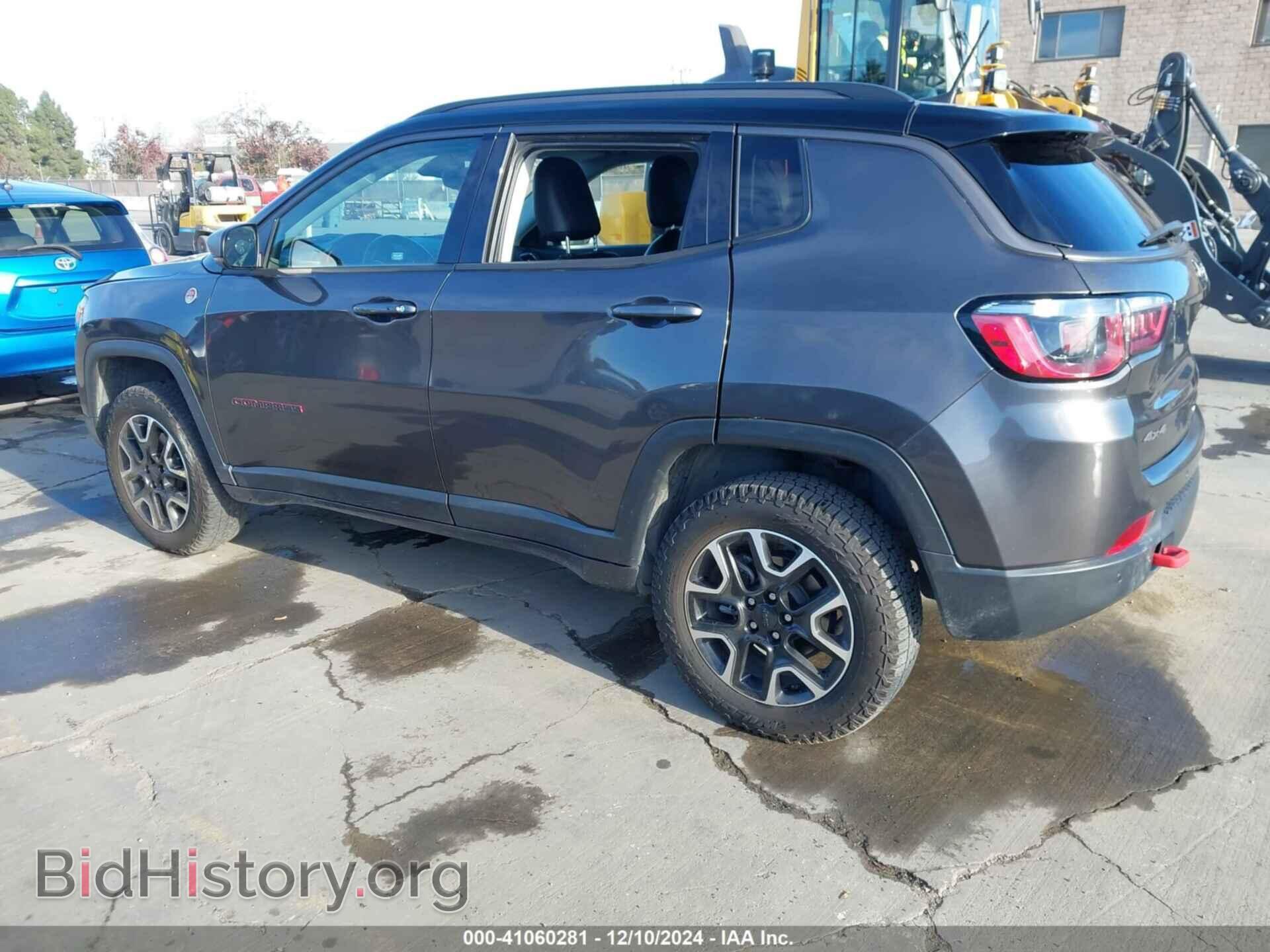 2019 JEEP COMPASS - VIN: 3C4NJDDB6KT790349 - Фото 3