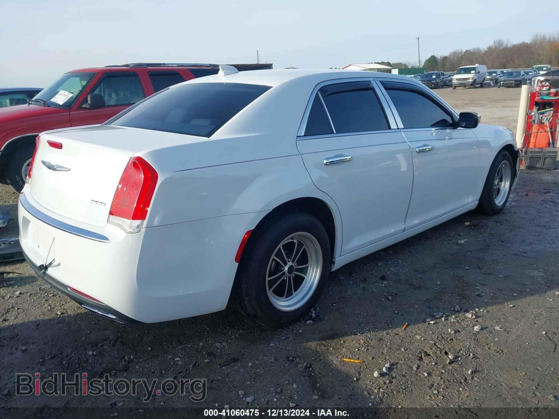 2015 CHRYSLER 300 - VIN: 2C3CCAAG2FH807098 - Фото 4