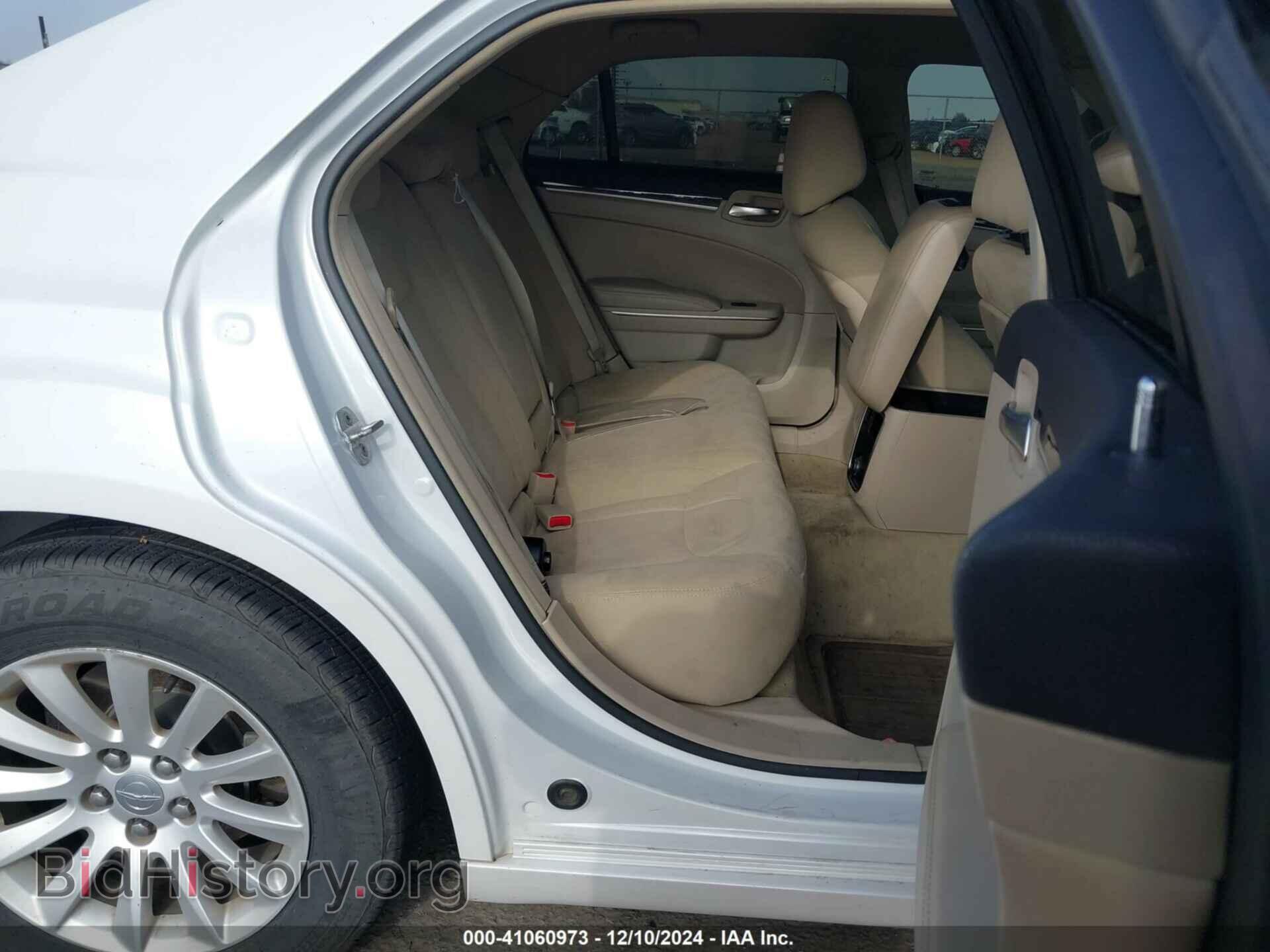 2011 CHRYSLER 300 - VIN: 2C3CA4CG0BH528618 - Фото 8