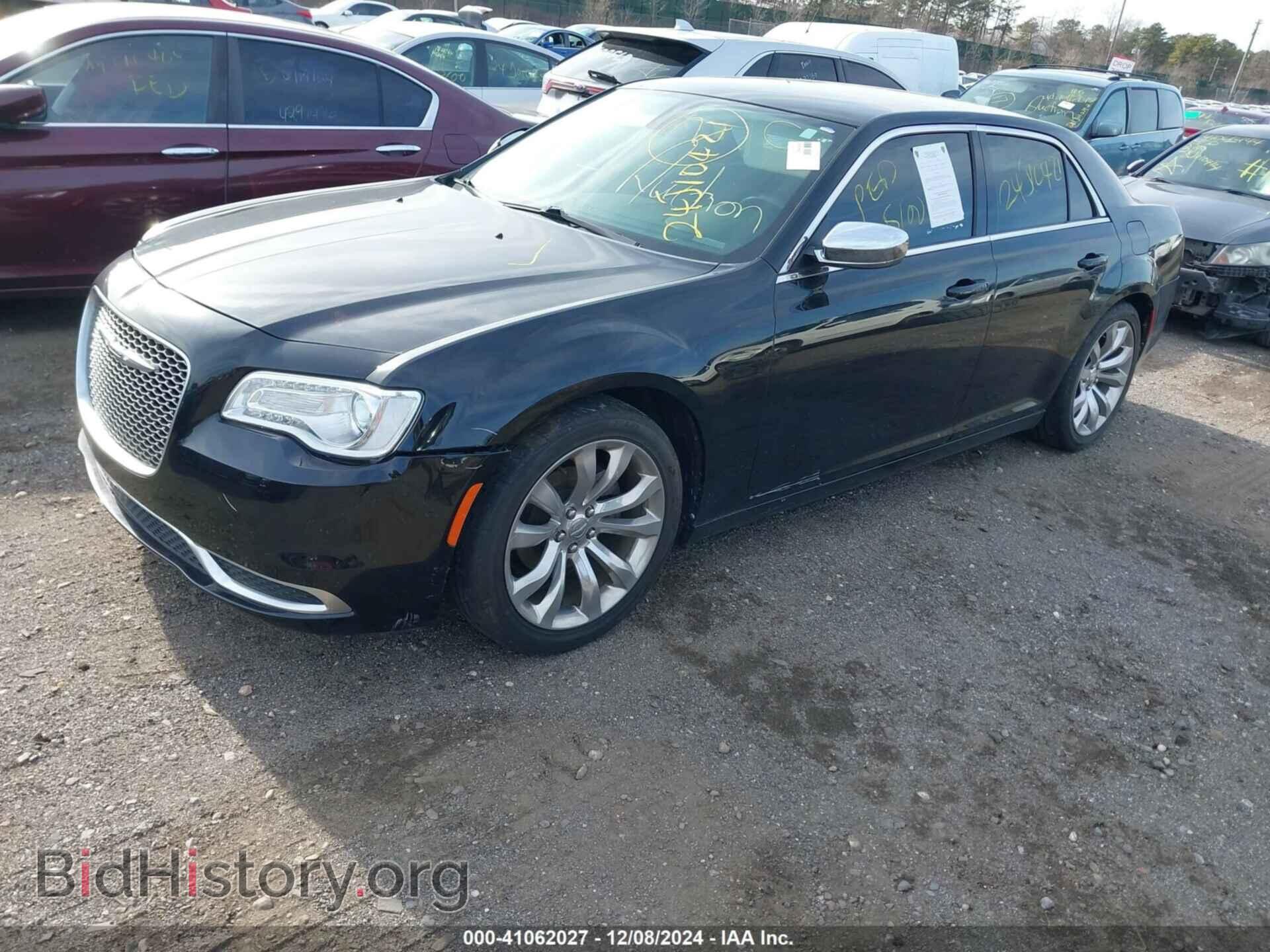 2019 CHRYSLER 300 - VIN: 2C3CCAAG4KH601680 - Фото 2