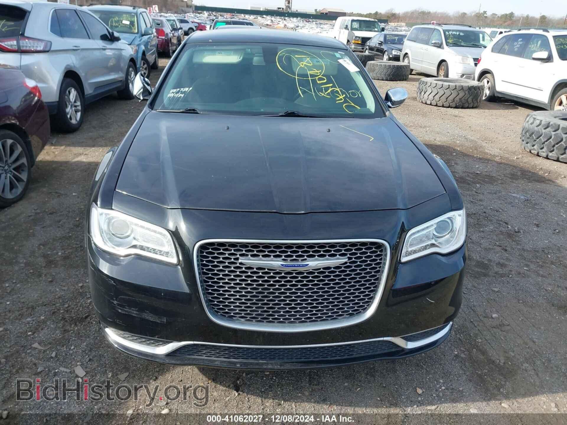 2019 CHRYSLER 300 - VIN: 2C3CCAAG4KH601680 - Фото 11