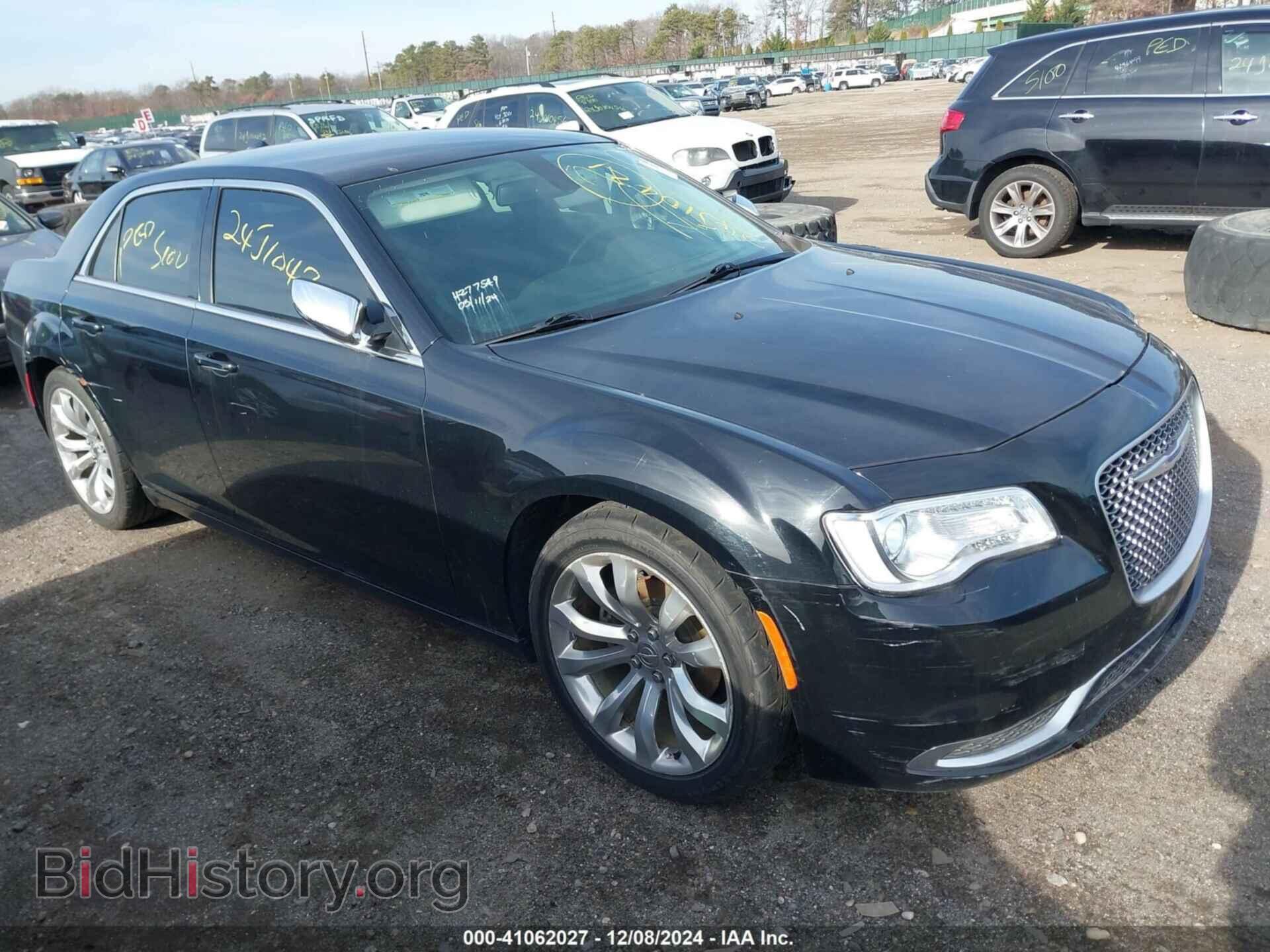 2019 CHRYSLER 300 - VIN: 2C3CCAAG4KH601680 - Фото 12