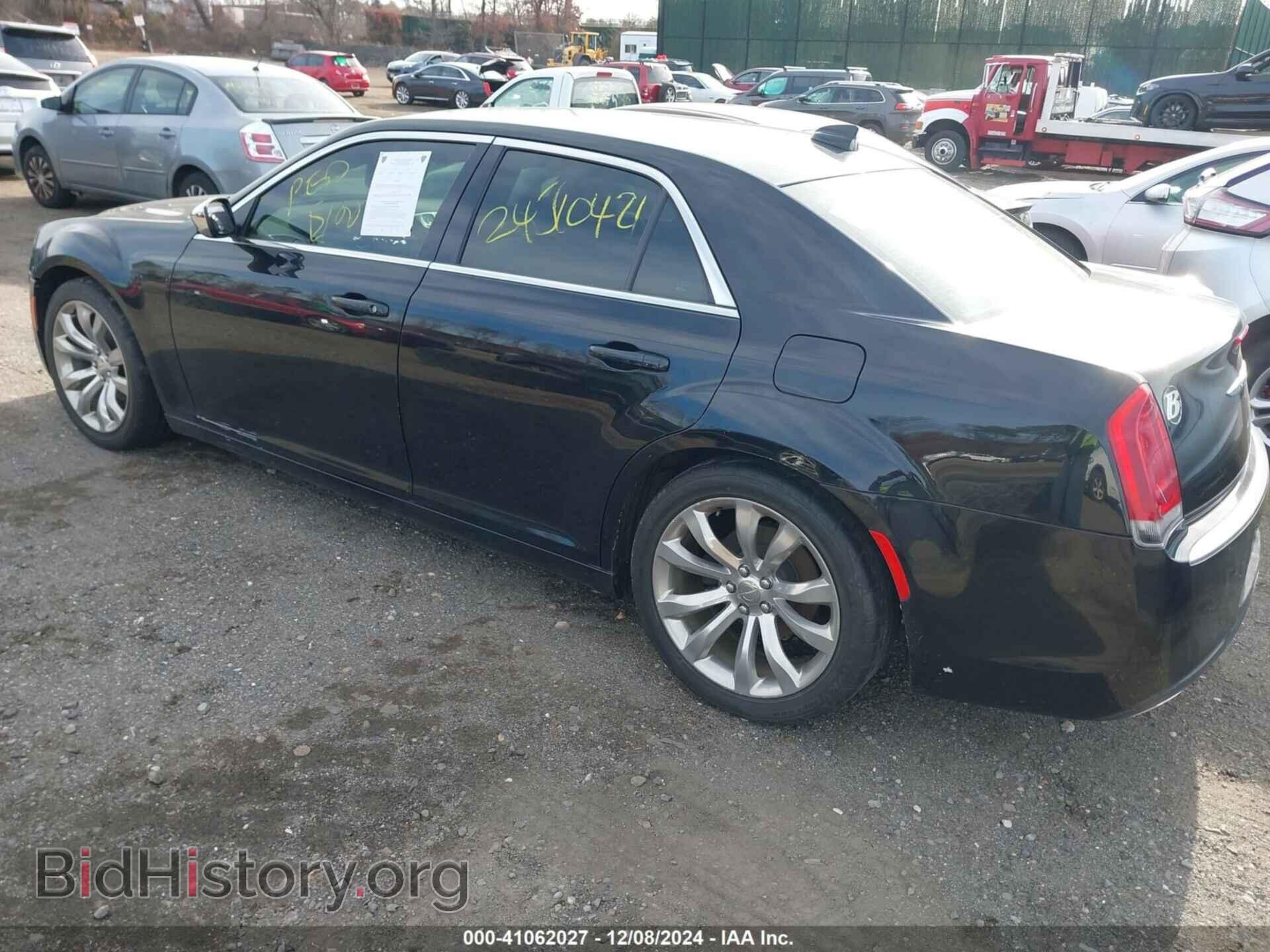 2019 CHRYSLER 300 - VIN: 2C3CCAAG4KH601680 - Фото 3