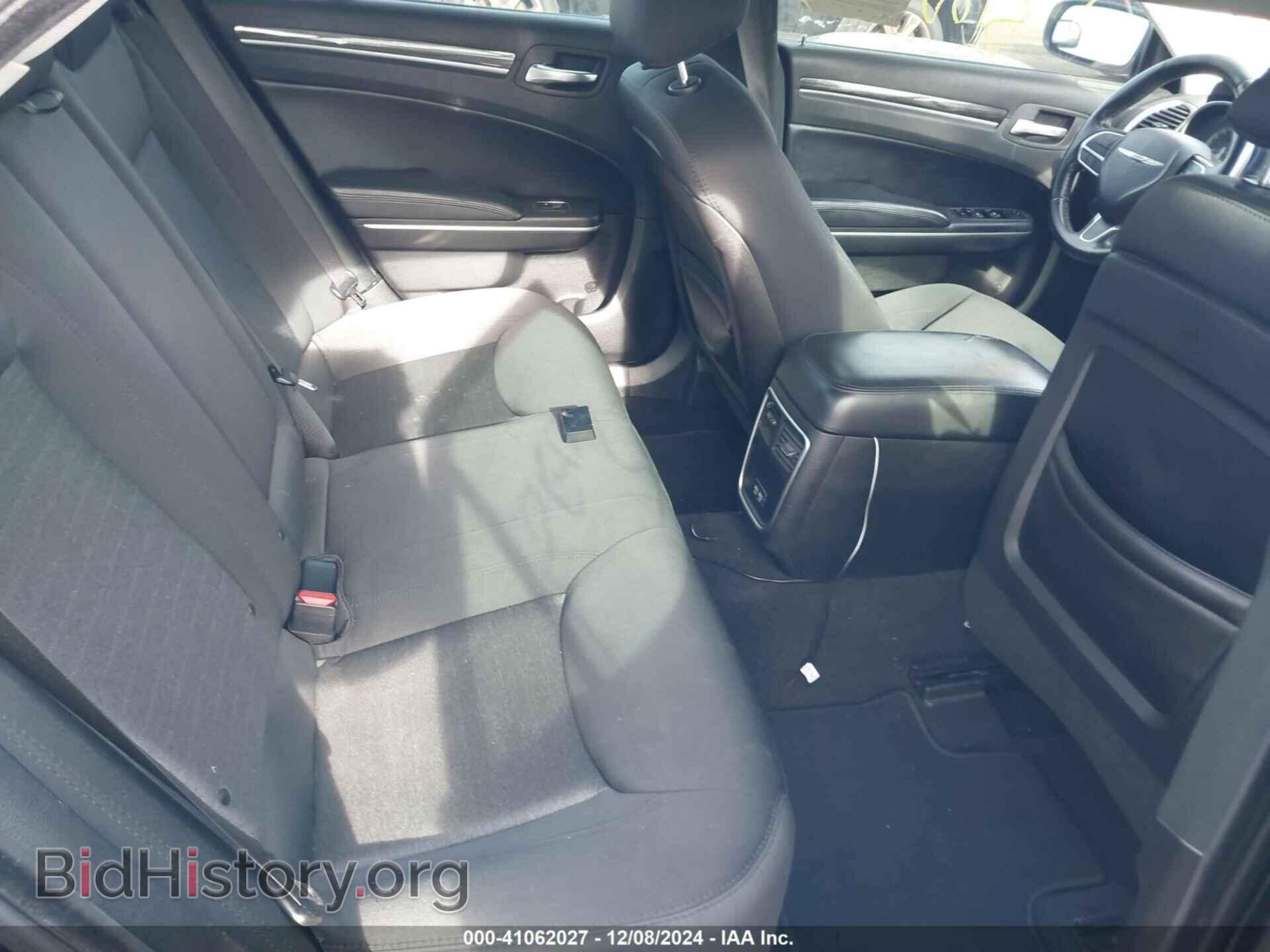 2019 CHRYSLER 300 - VIN: 2C3CCAAG4KH601680 - Фото 8