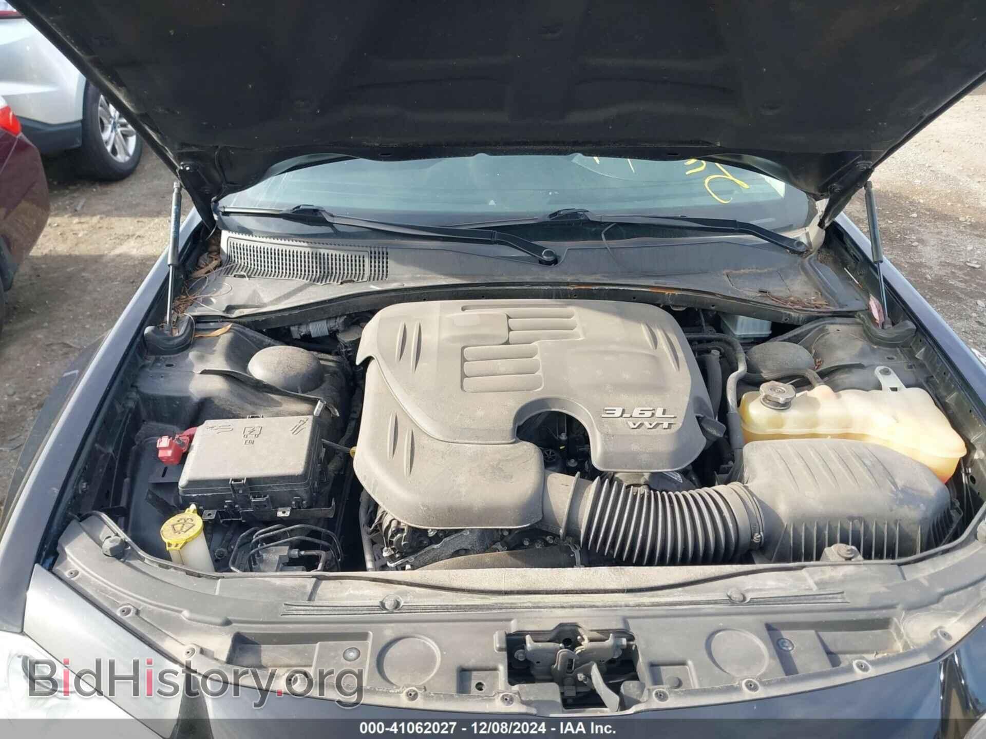 2019 CHRYSLER 300 - VIN: 2C3CCAAG4KH601680 - Фото 10