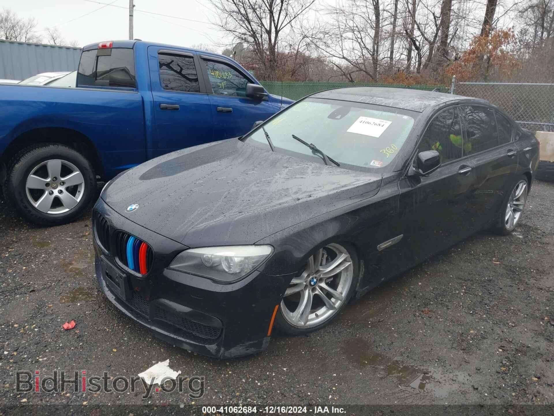 2012 BMW 740I - VIN: WBAKA4C58CDX20242 - Фото 2