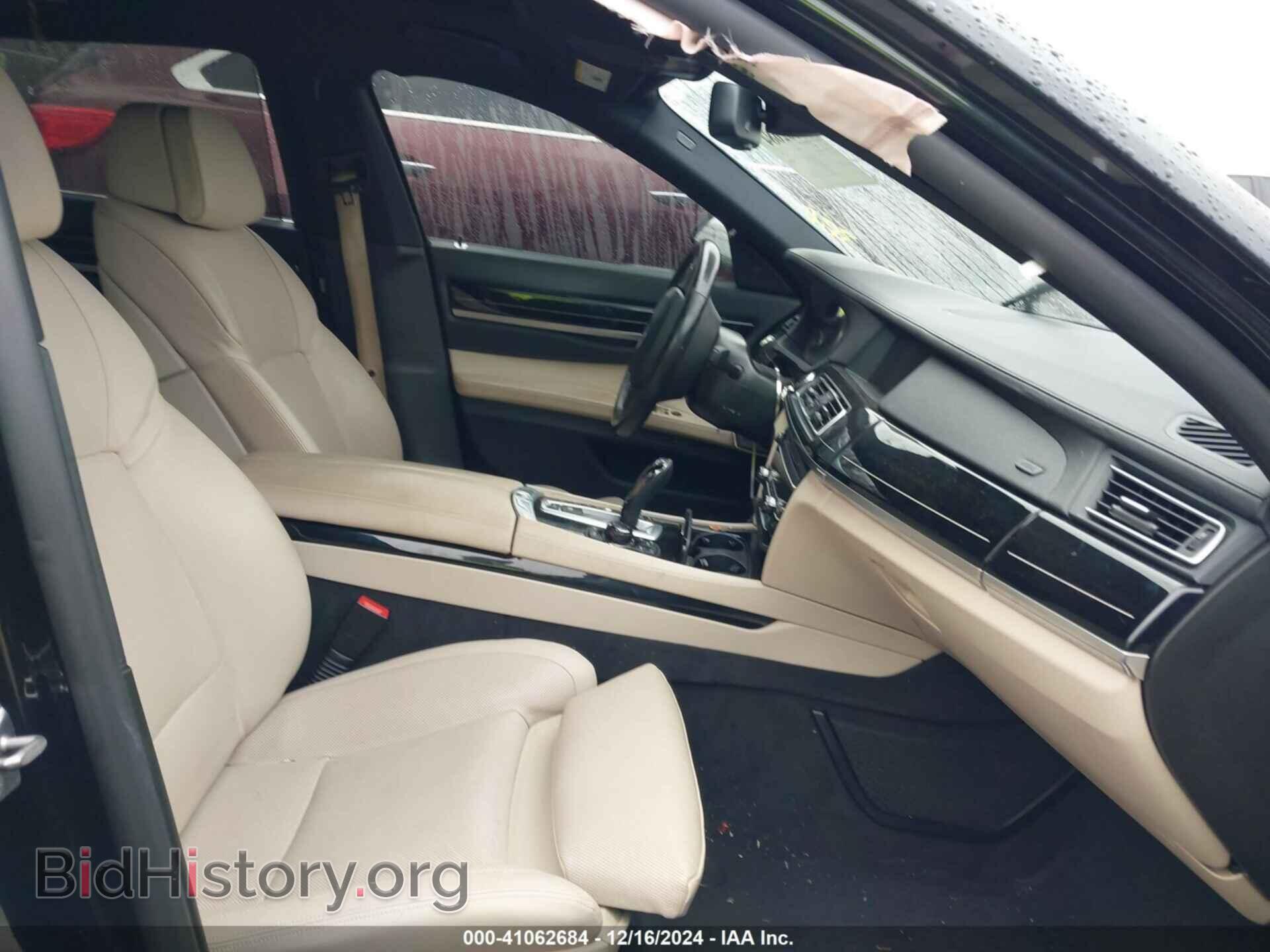 2012 BMW 740I - VIN: WBAKA4C58CDX20242 - Фото 5