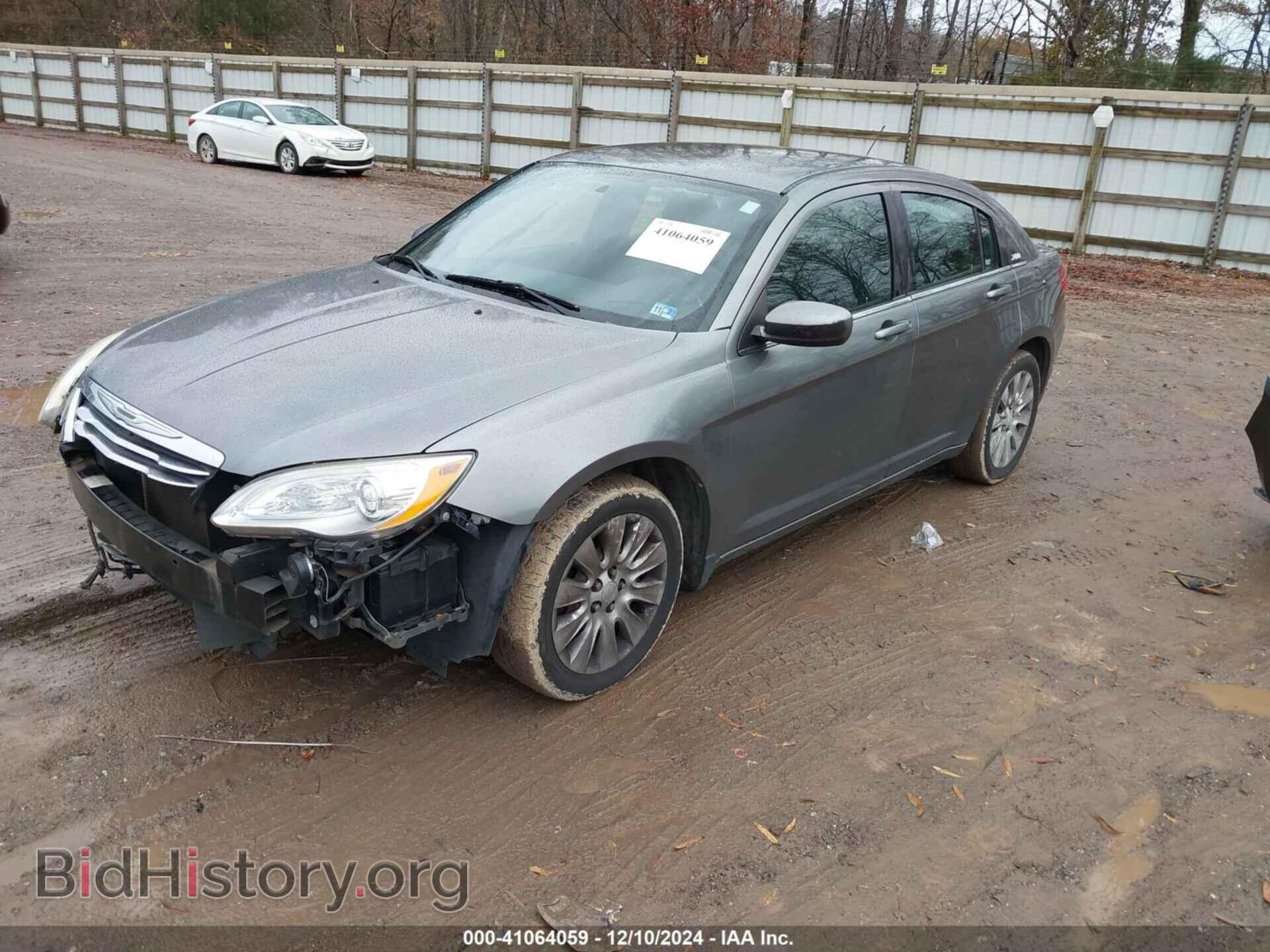 2012 CHRYSLER 200 - VIN: 1C3CCBAB4CN130374 - Фото 2