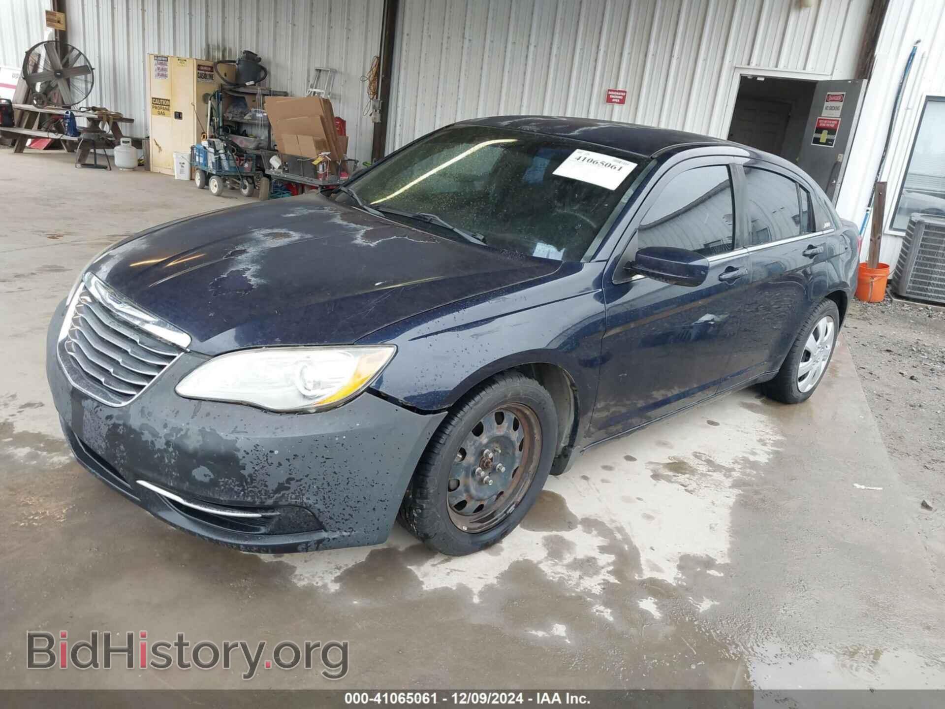 2013 CHRYSLER 200 - VIN: 1C3CCBAG9DN722253 - Фото 2